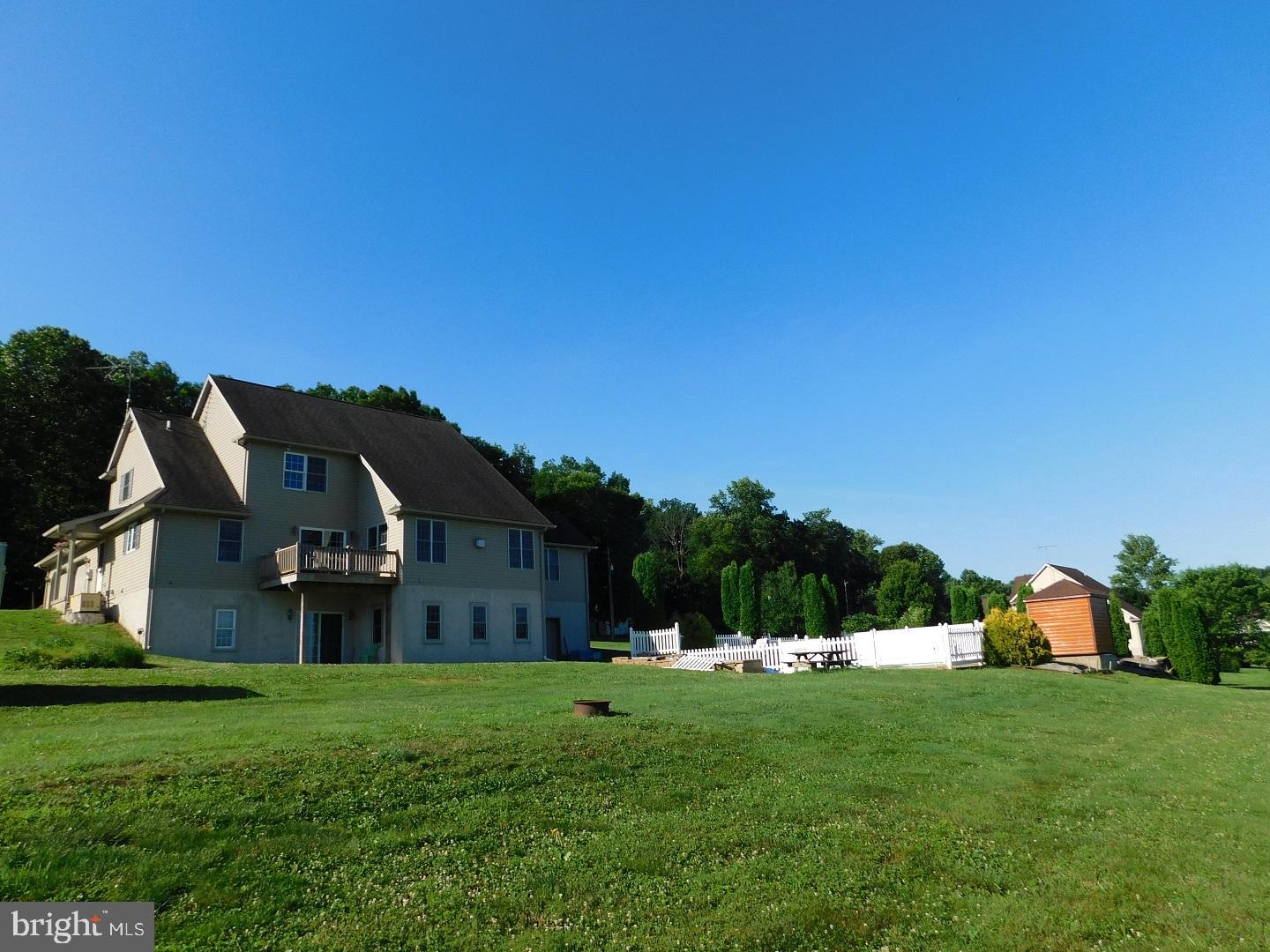 PILGRIMS OAK - Residential