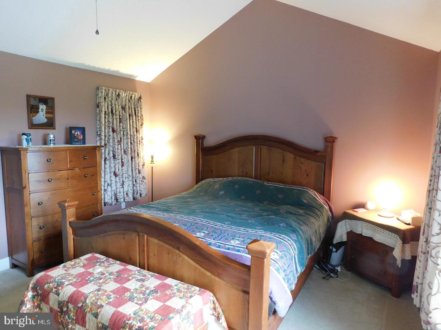 PILGRIMS OAK - Residential