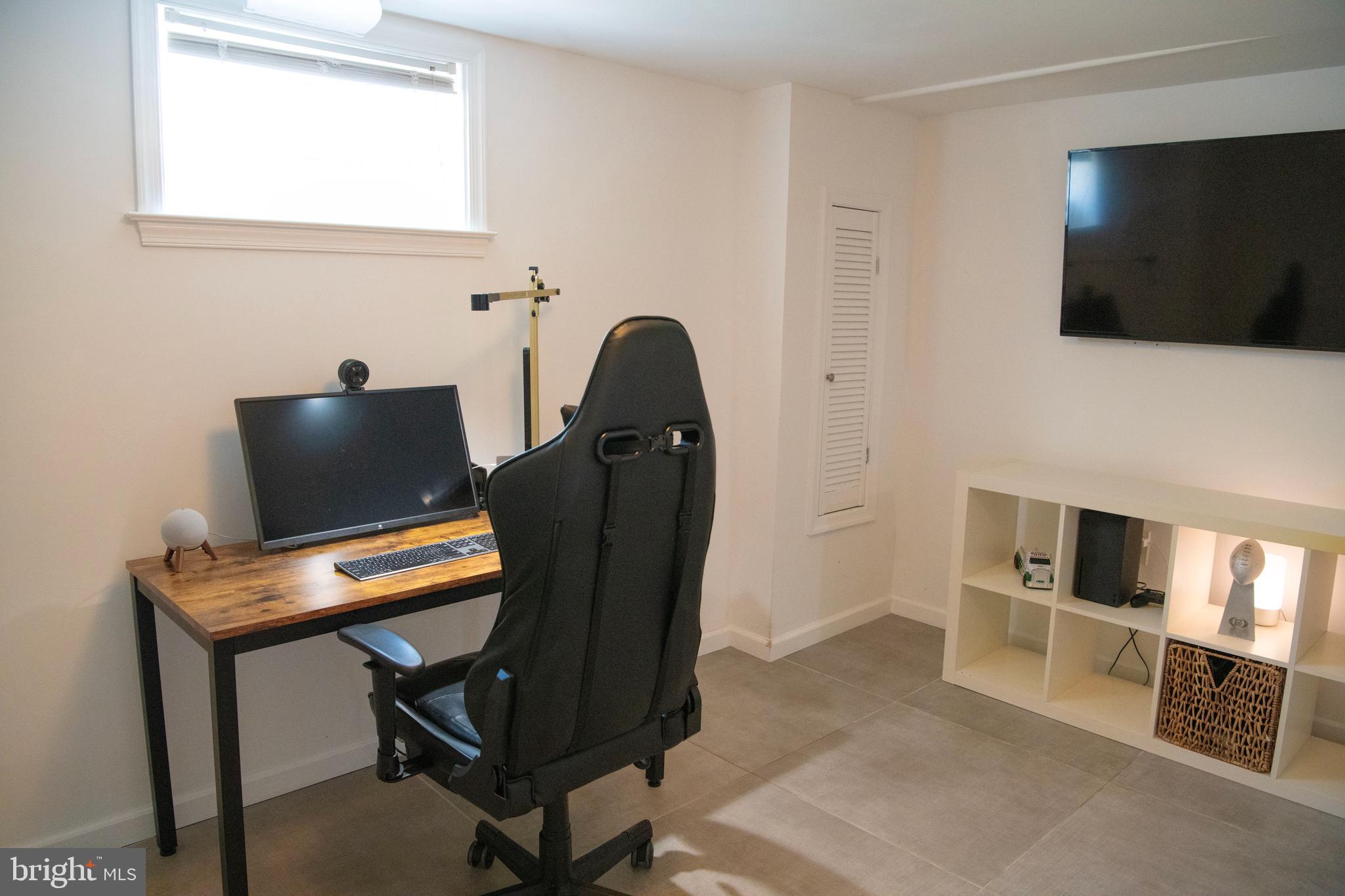 LONG BRANCH PARK - Residential Lease