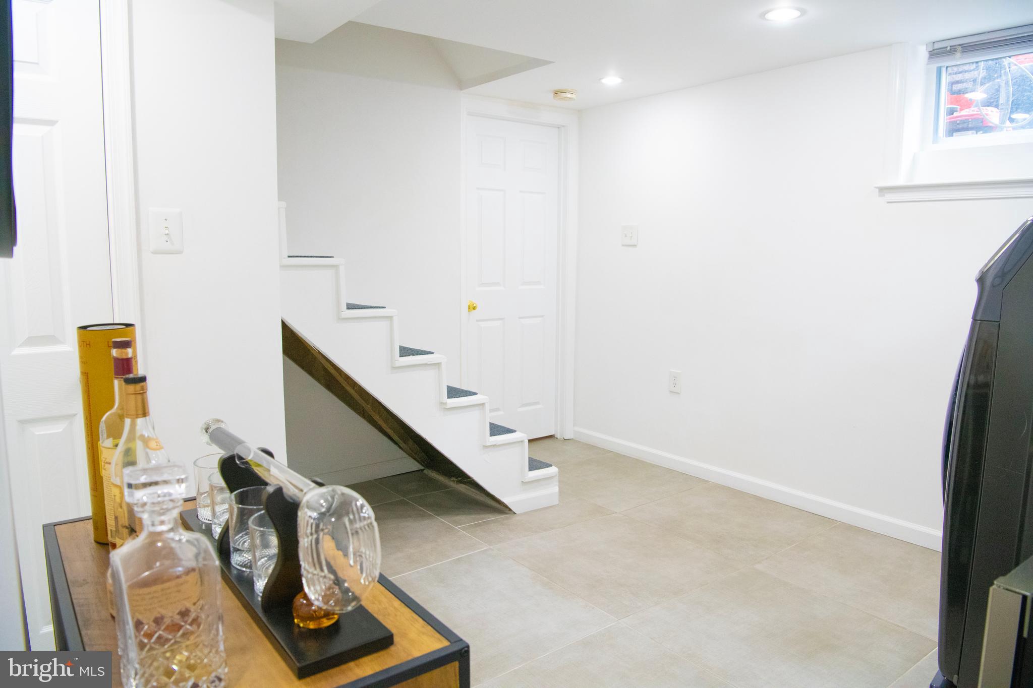 LONG BRANCH PARK - Residential Lease