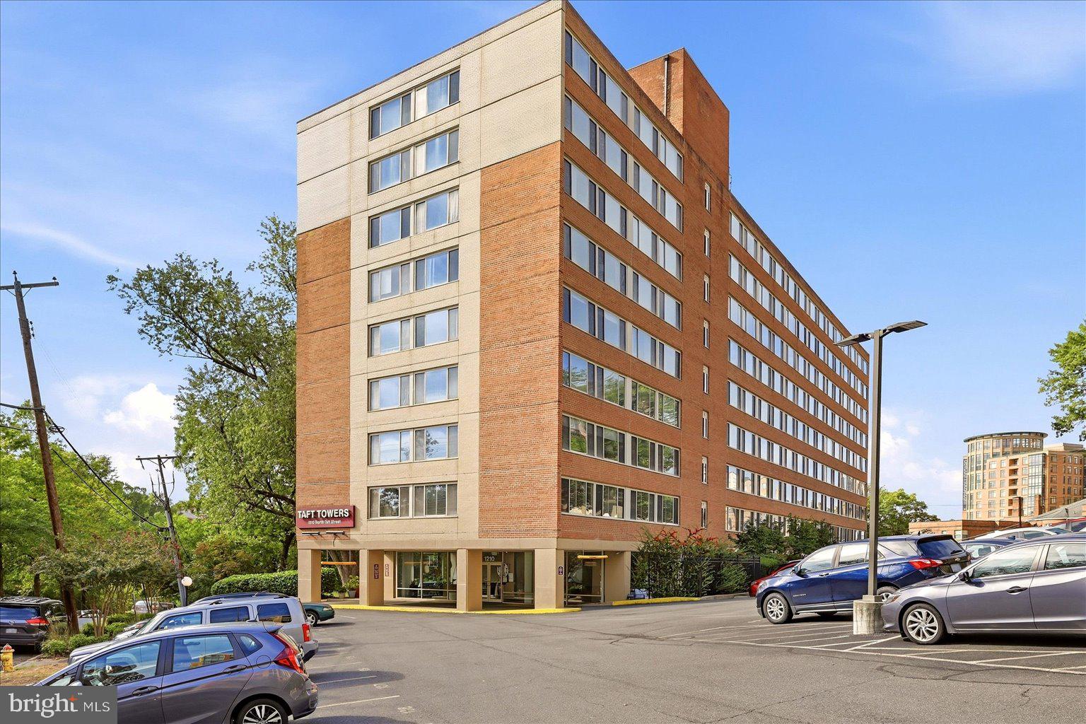 1210 N TAFT STREET 811