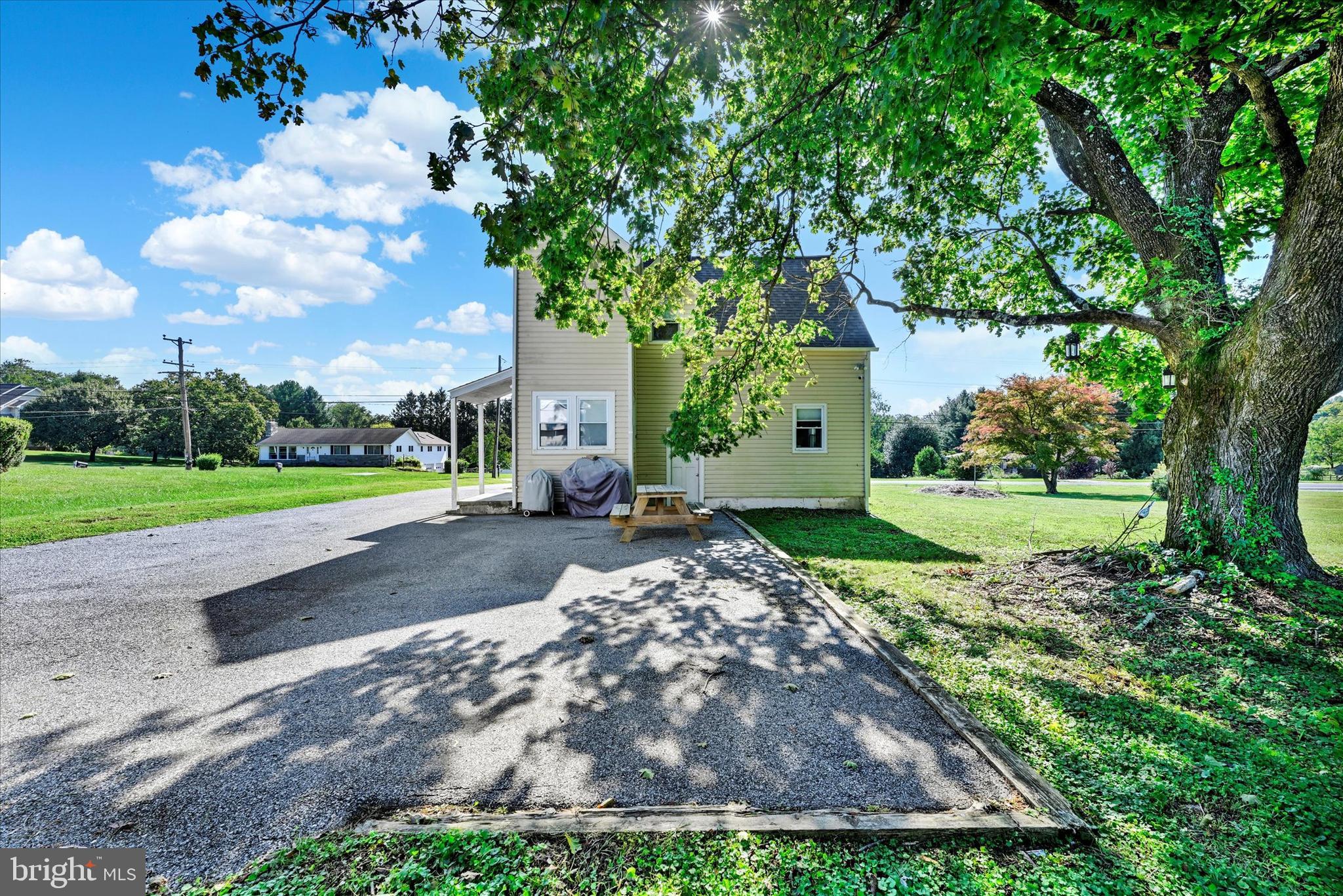 LONG GREEN - Residential