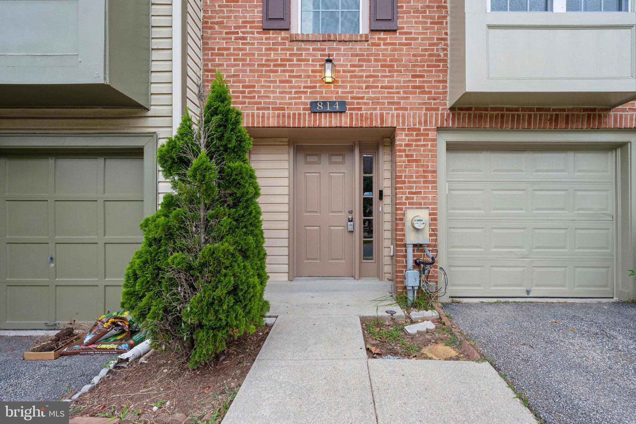 814 PLEASANT HILL LANE