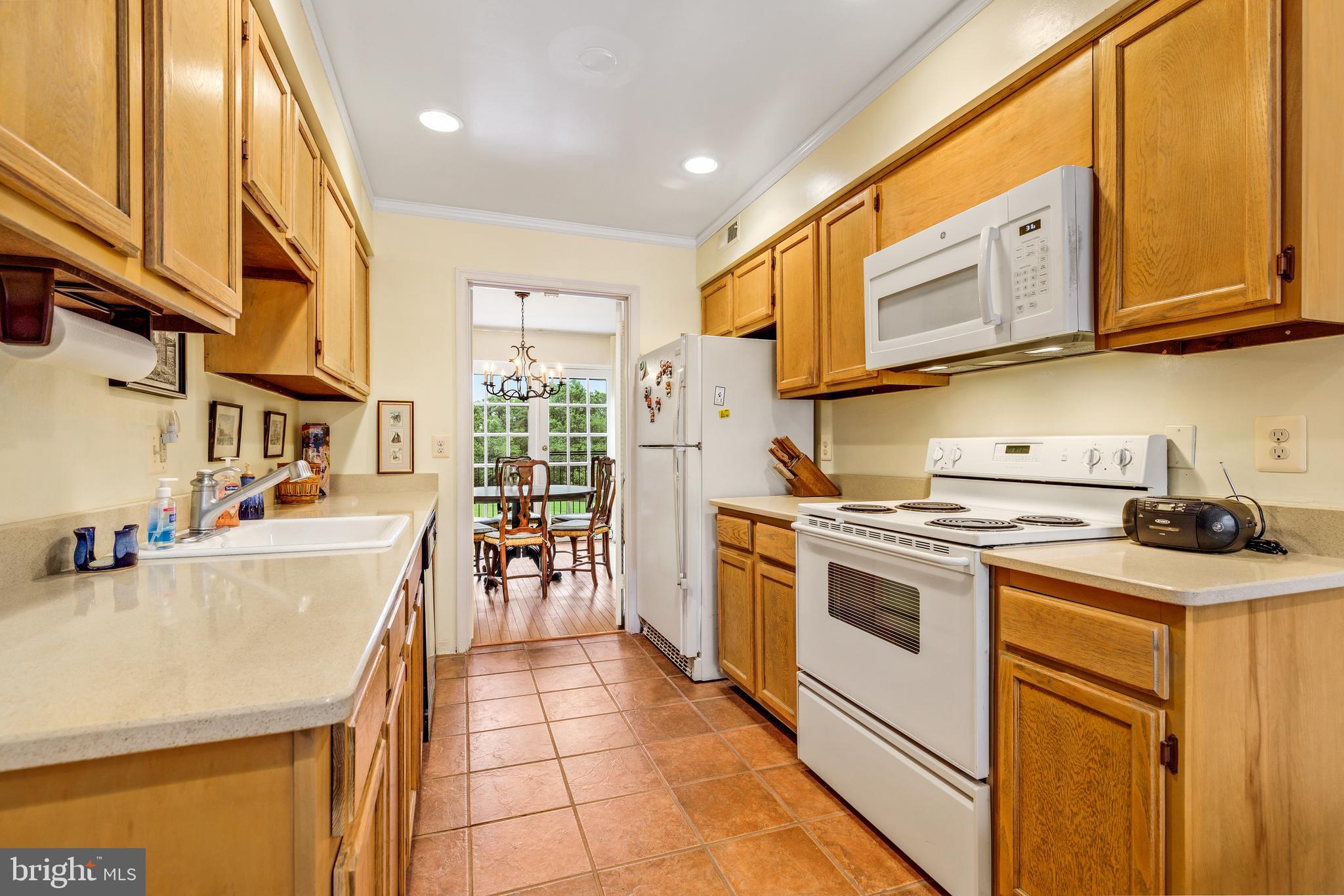 RESTON - Residential