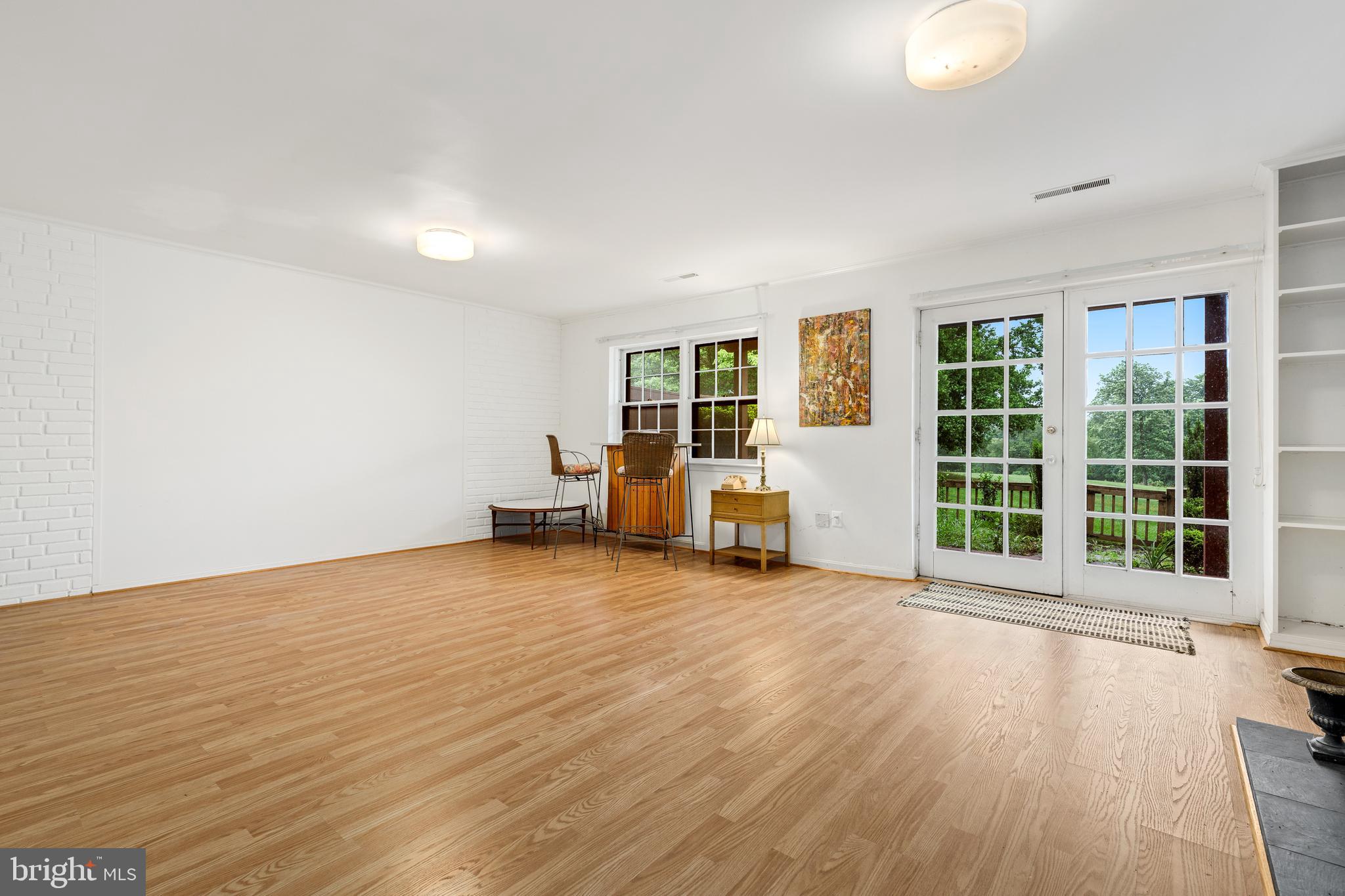 RESTON - Residential