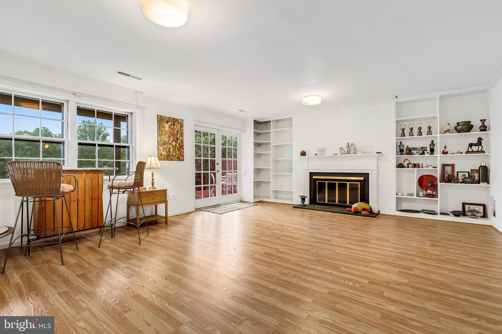 RESTON - Residential