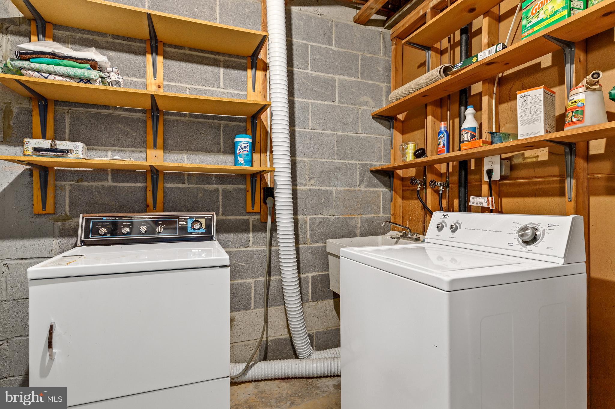 RESTON - Residential