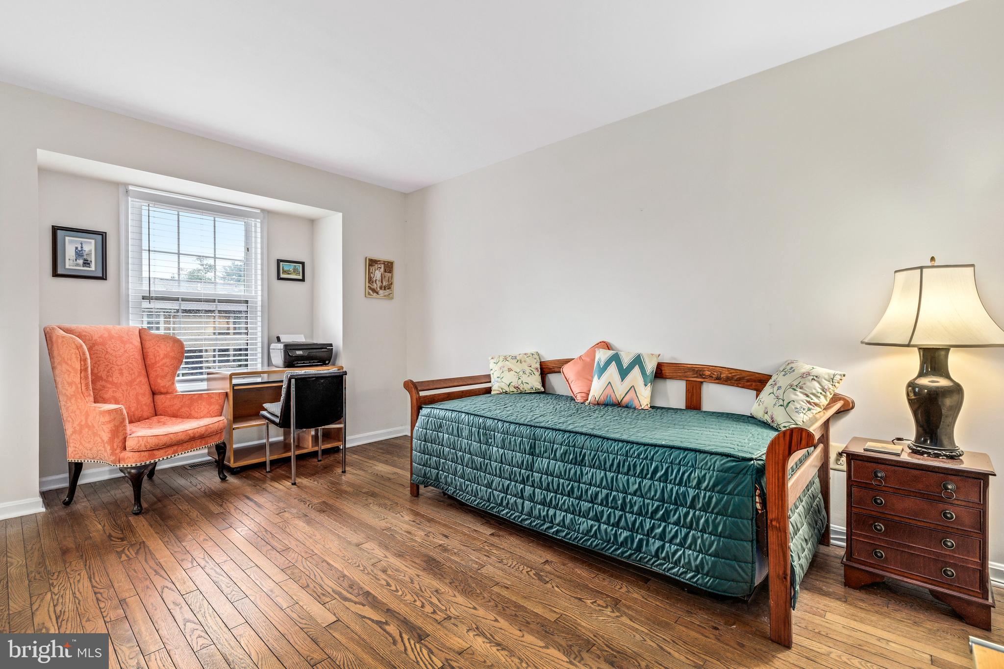 RESTON - Residential