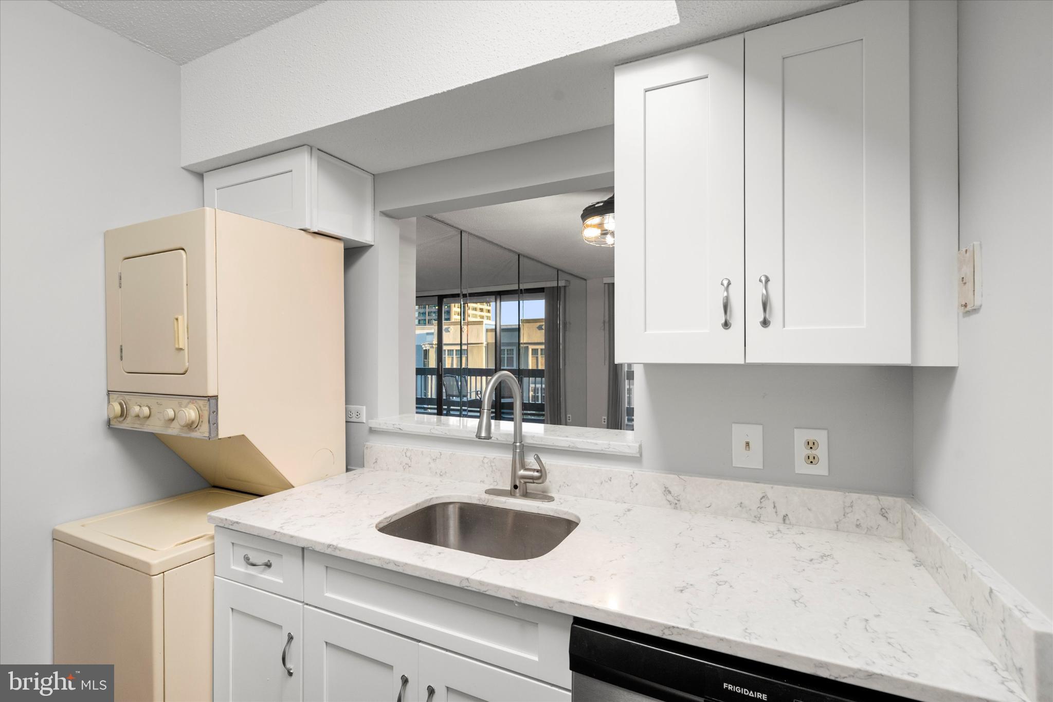 SKYLINE SQUARE CONDO - Residential Lease