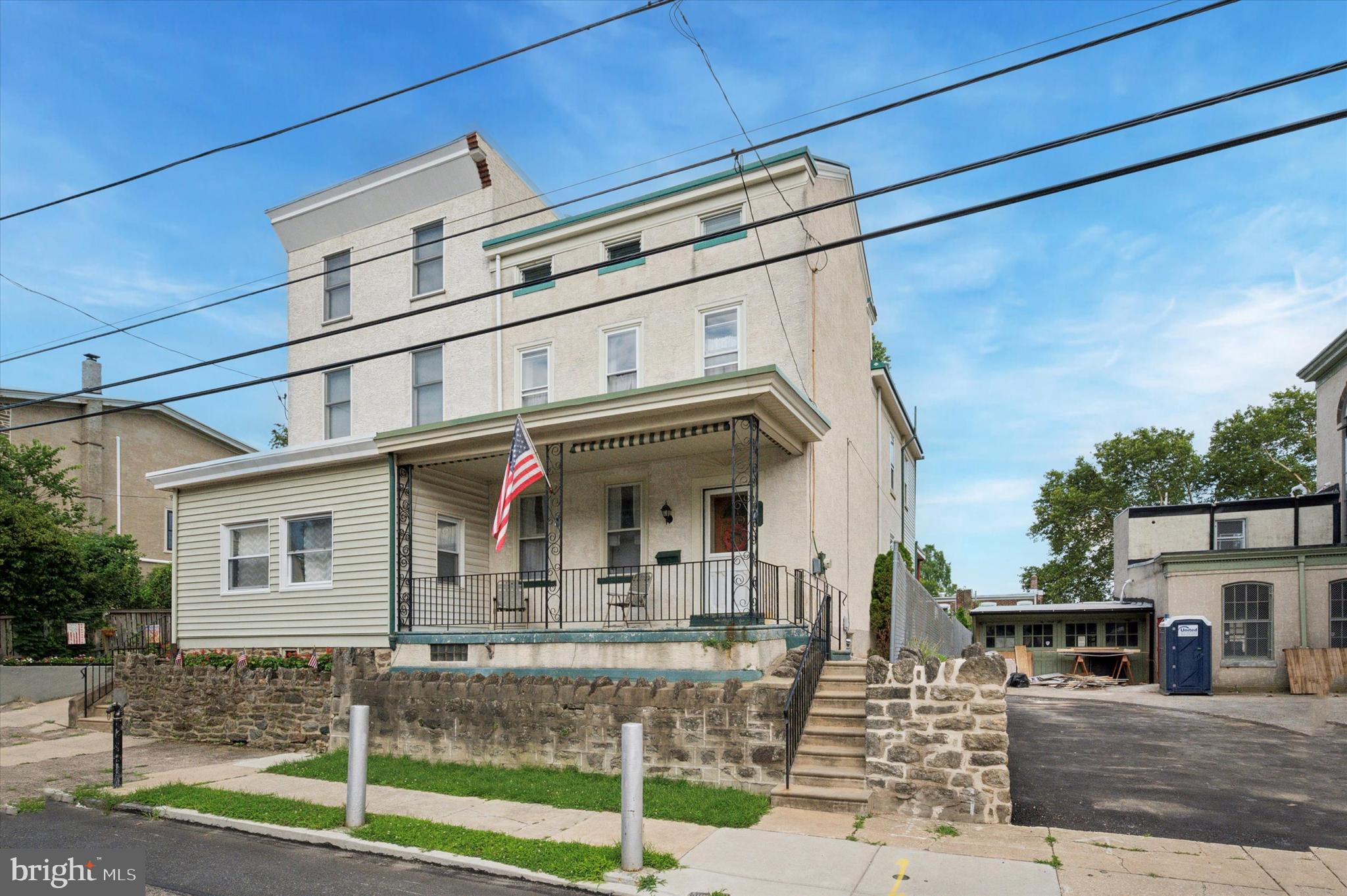 ROXBOROUGH - Residential