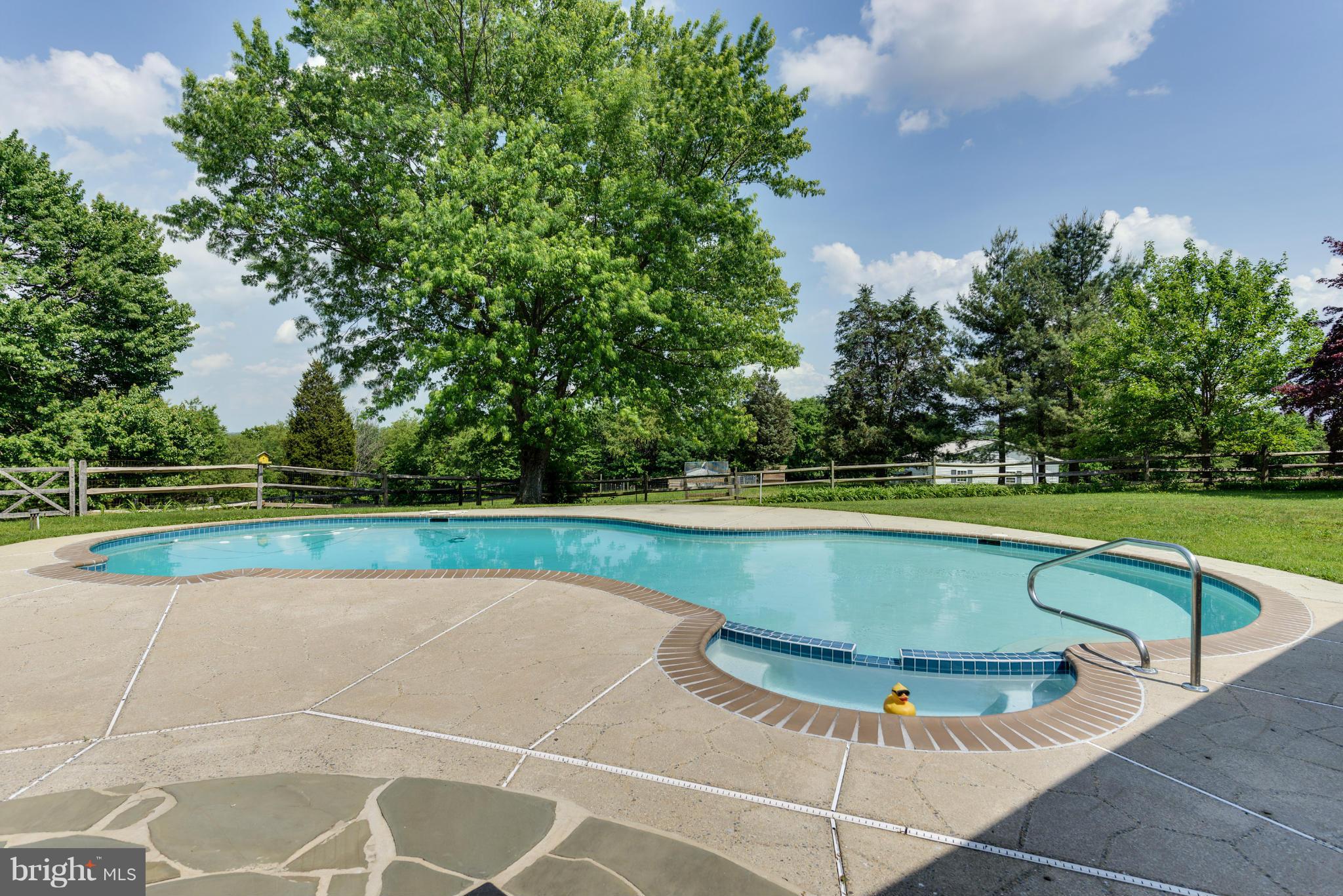 BARNESVILLE OUTSIDE - Residential