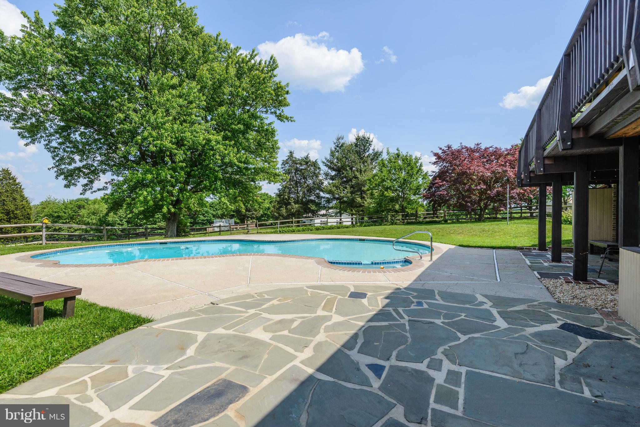 BARNESVILLE OUTSIDE - Residential