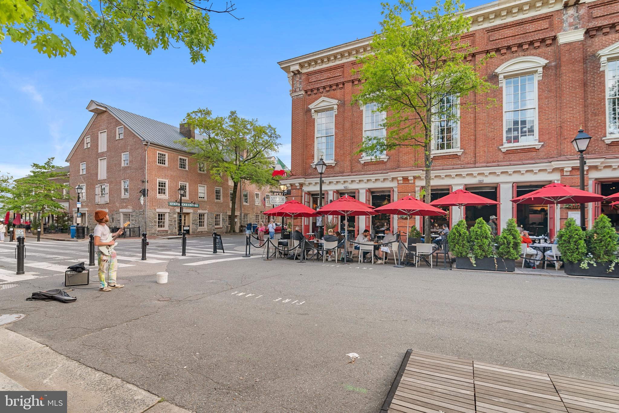 BRADDOCK PLACE - Residential