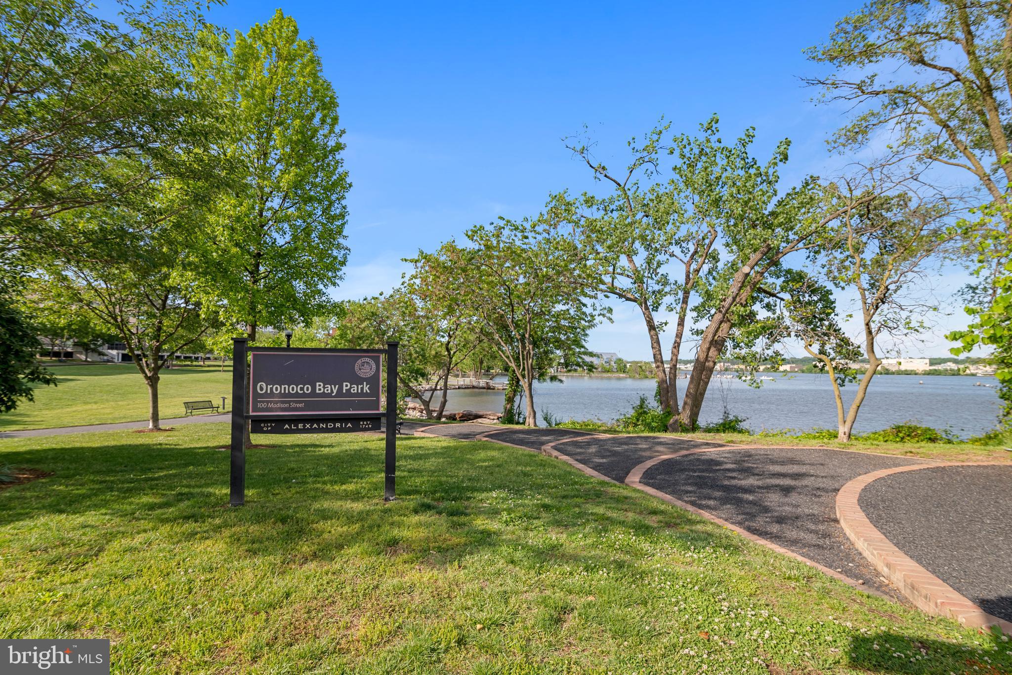 BRADDOCK PLACE - Residential