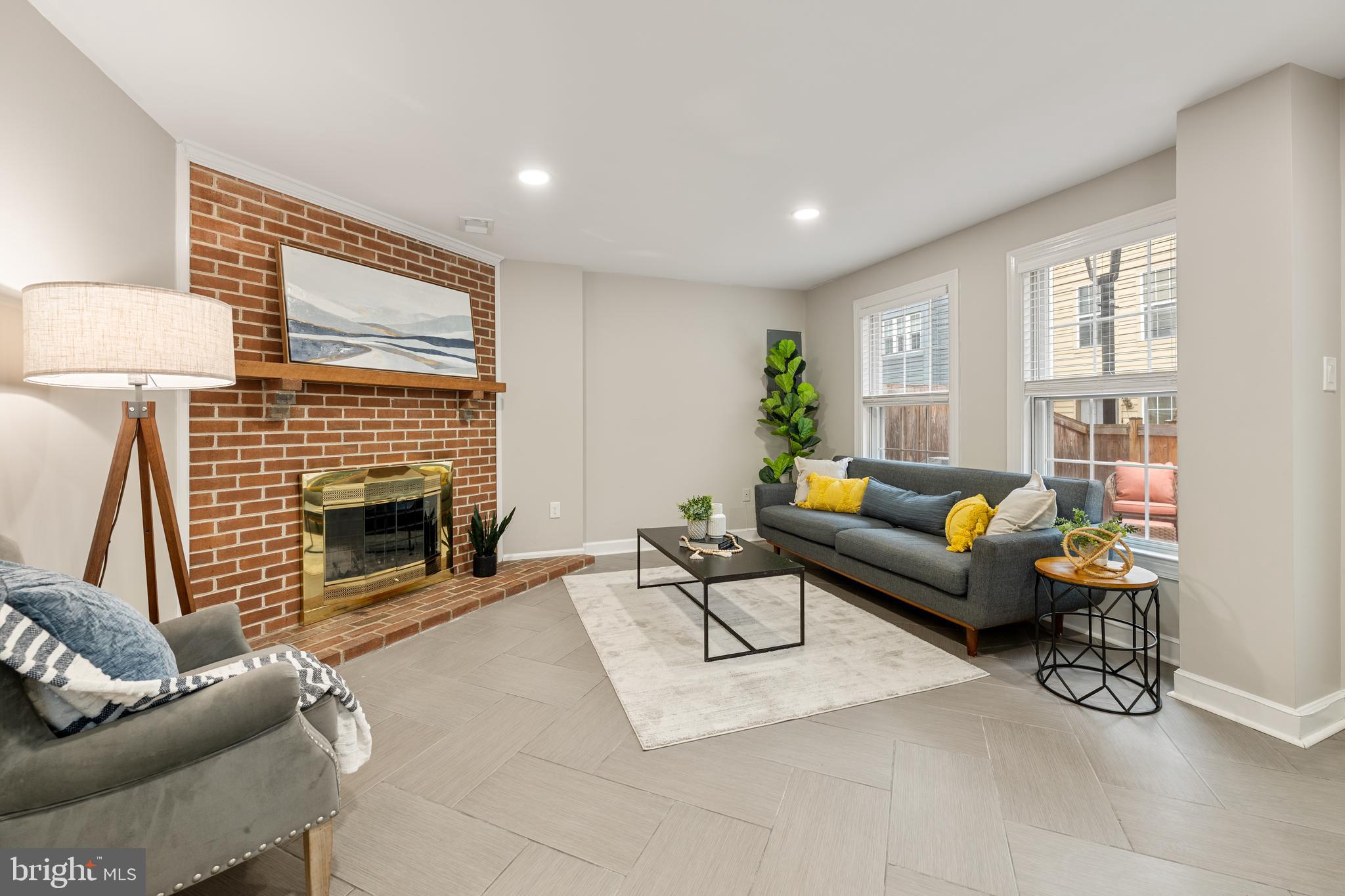 BRADDOCK PLACE - Residential