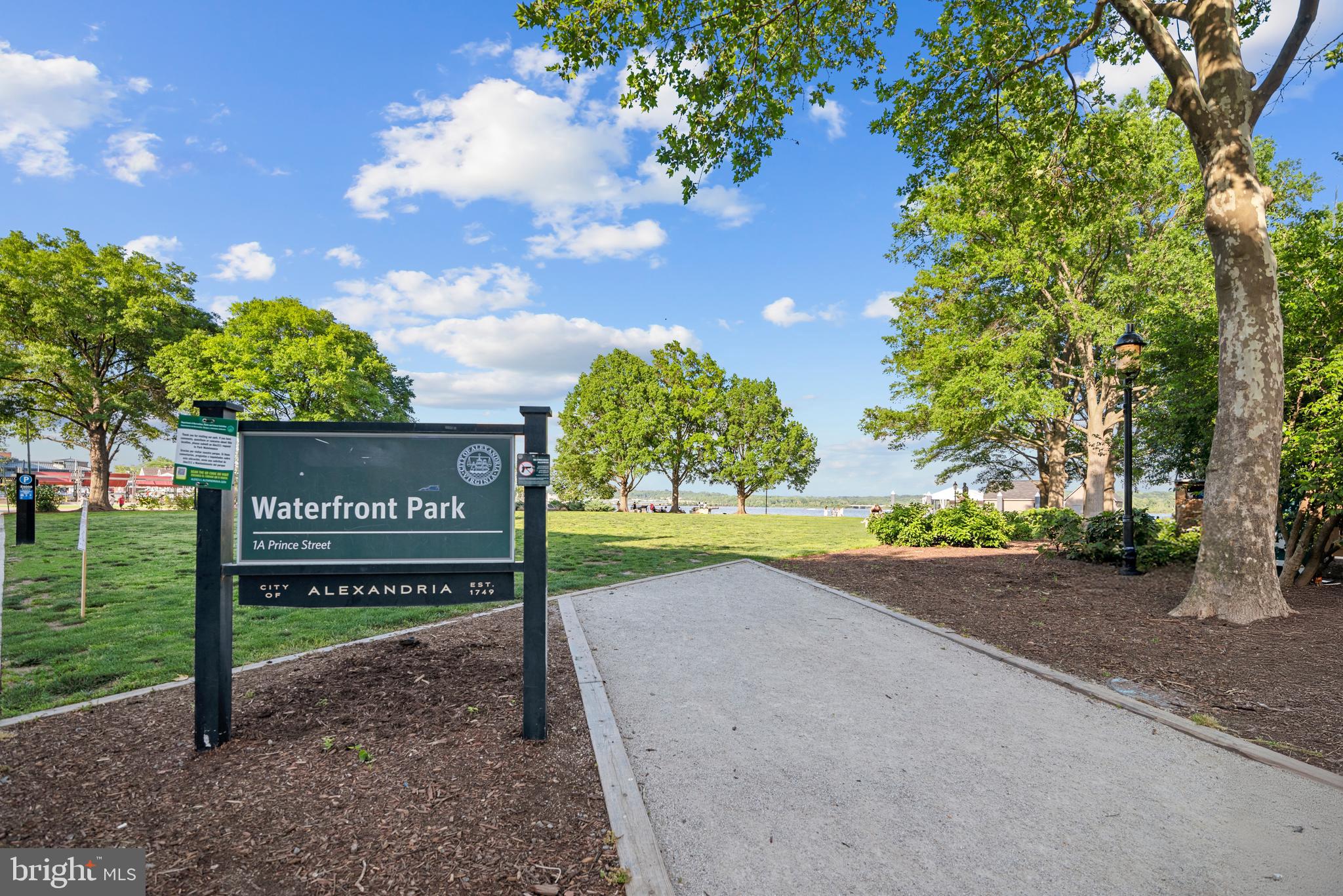 BRADDOCK PLACE - Residential