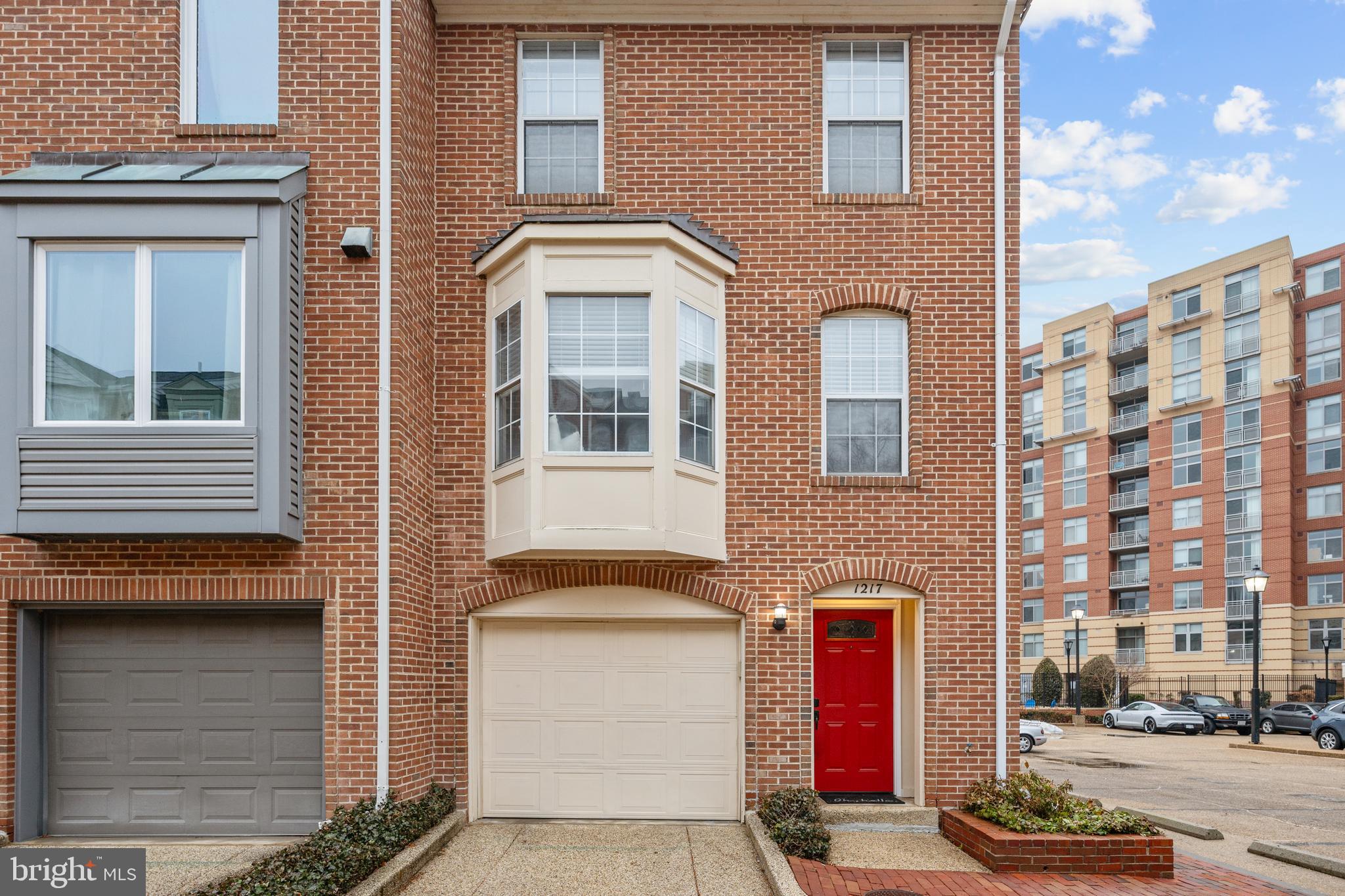 BRADDOCK PLACE - Residential