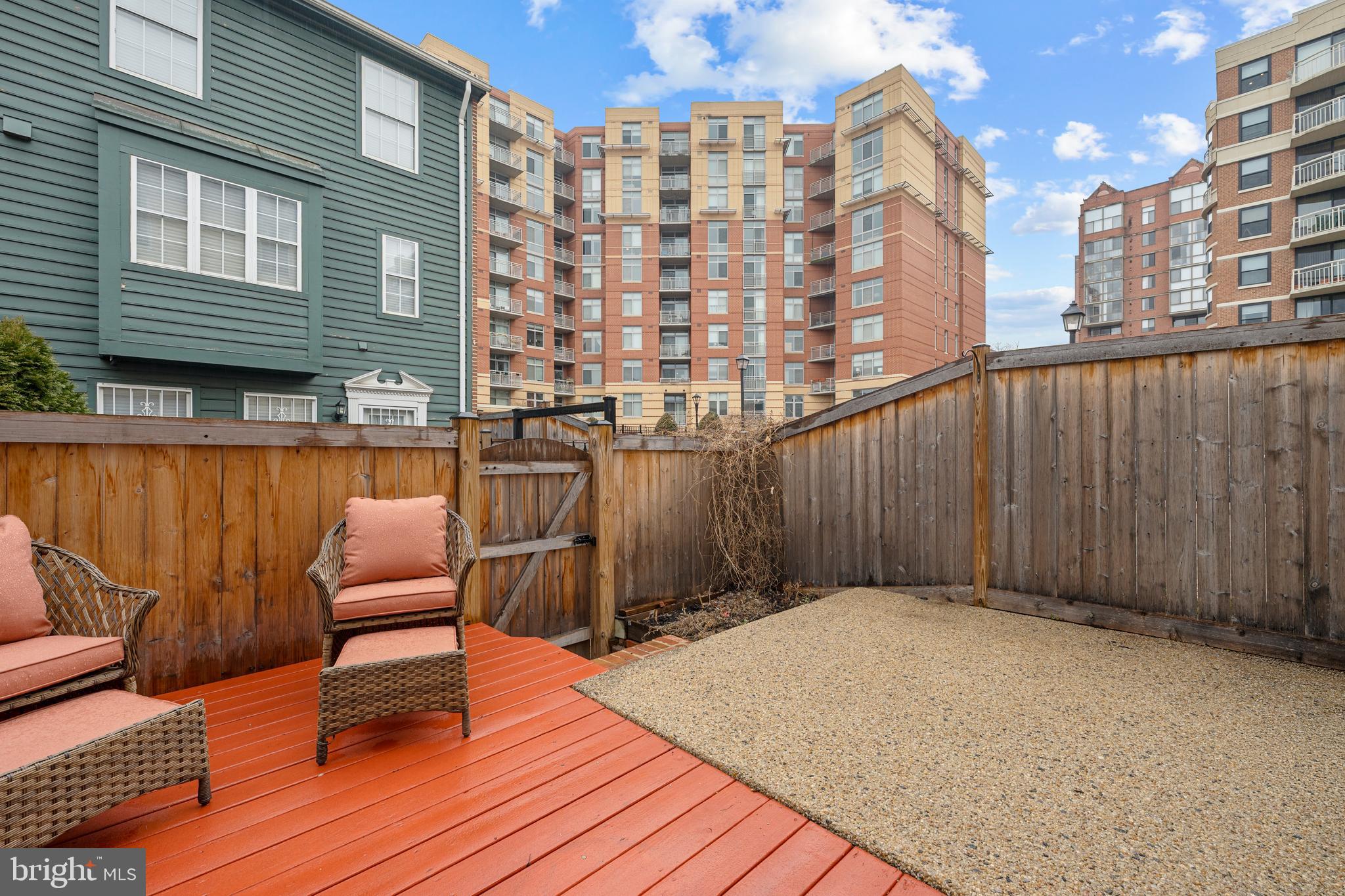 BRADDOCK PLACE - Residential