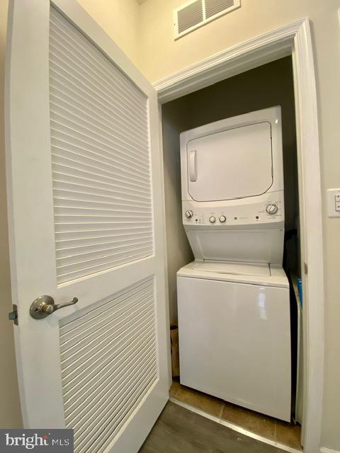 HOWARD SQUARE - Residential Lease