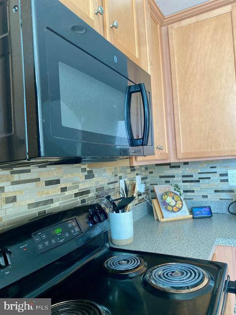 HOWARD SQUARE - Residential Lease