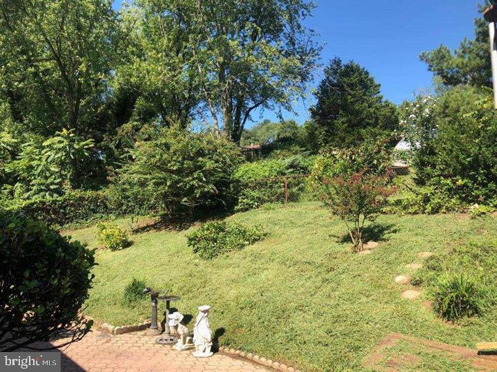 ROSE VALLEY ESTATES - Residential Lease