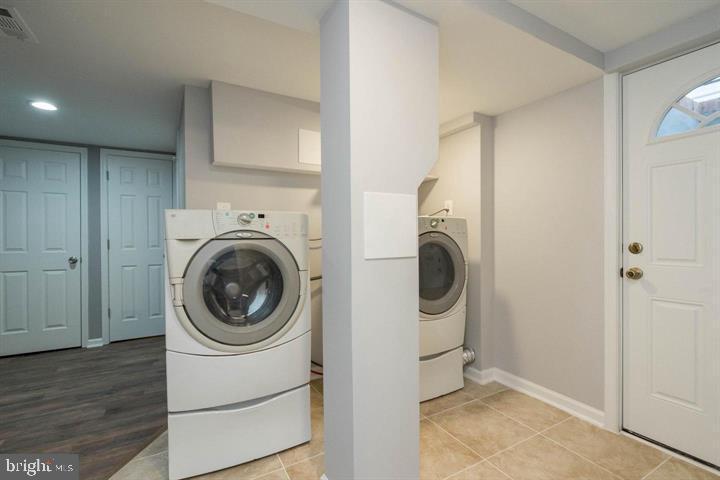 ROSE VALLEY ESTATES - Residential Lease