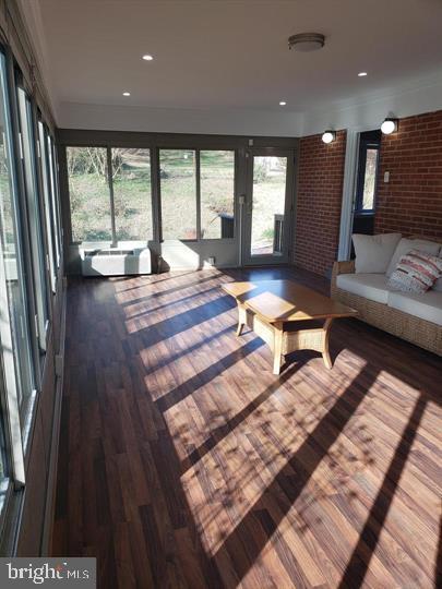 ROSE VALLEY ESTATES - Residential Lease