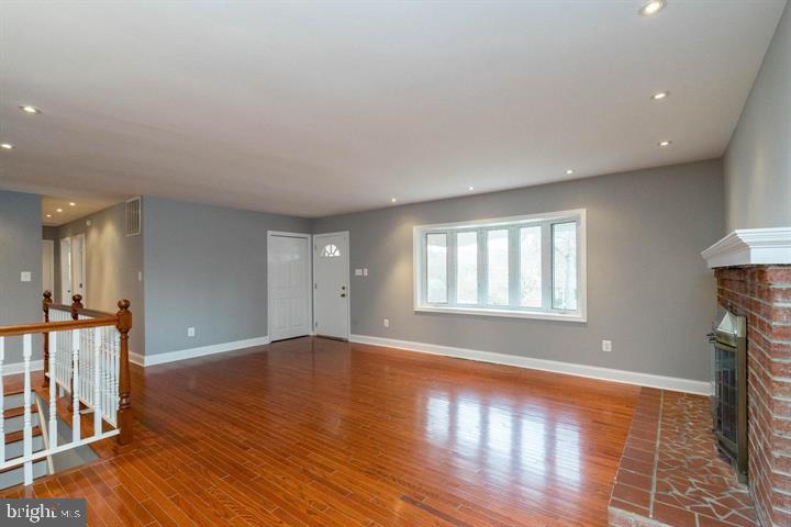 ROSE VALLEY ESTATES - Residential Lease