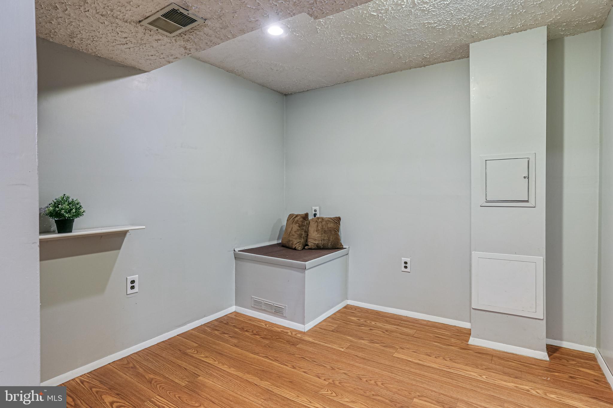 CEDAR ACRES - Residential