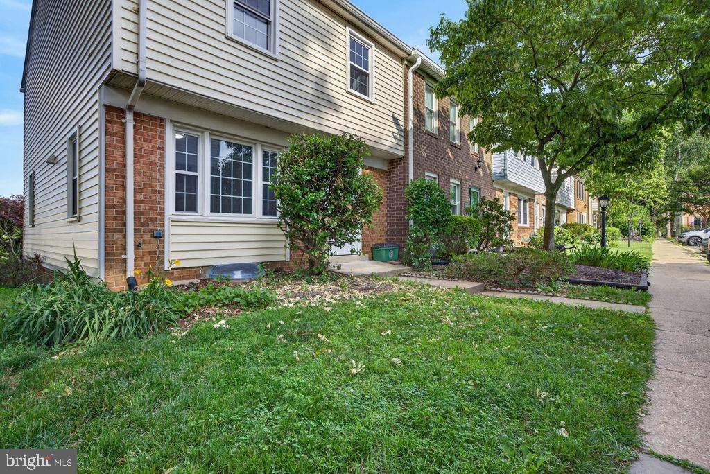 19 BIG ACRE SQUARE 20-1