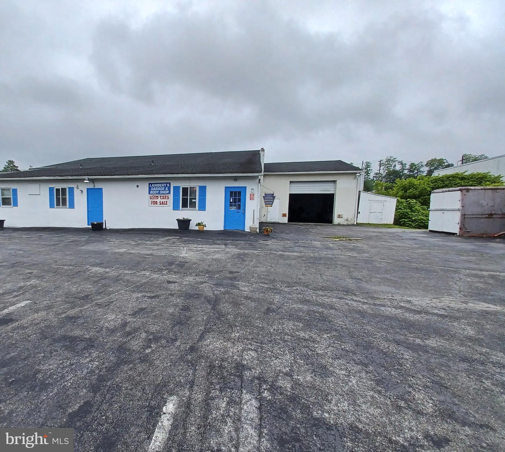 9 WHISSEL DRIVE