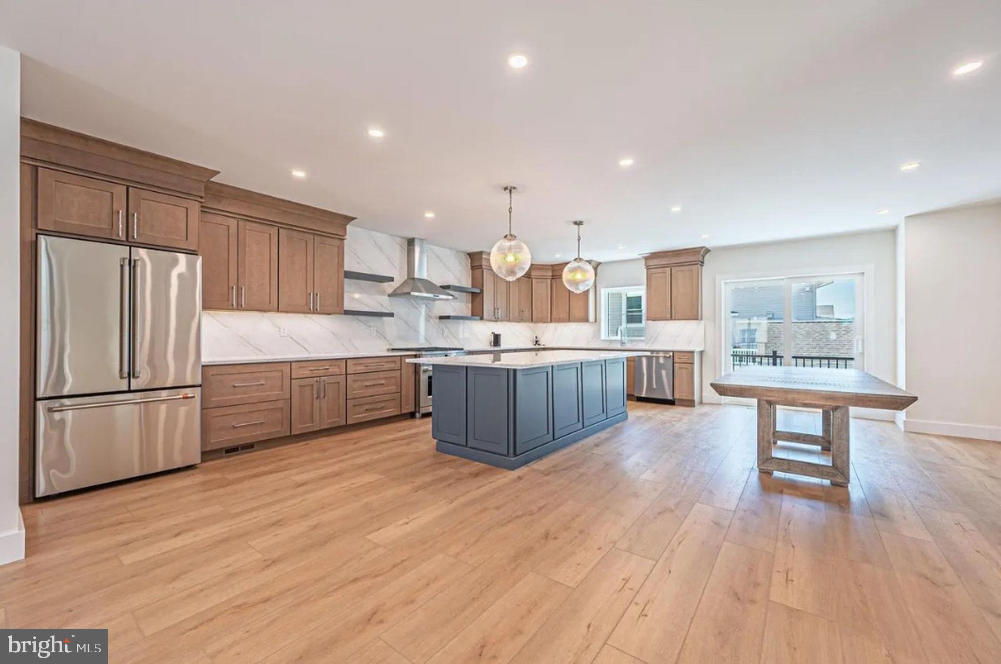 2 N BUFFALO AVENUE A