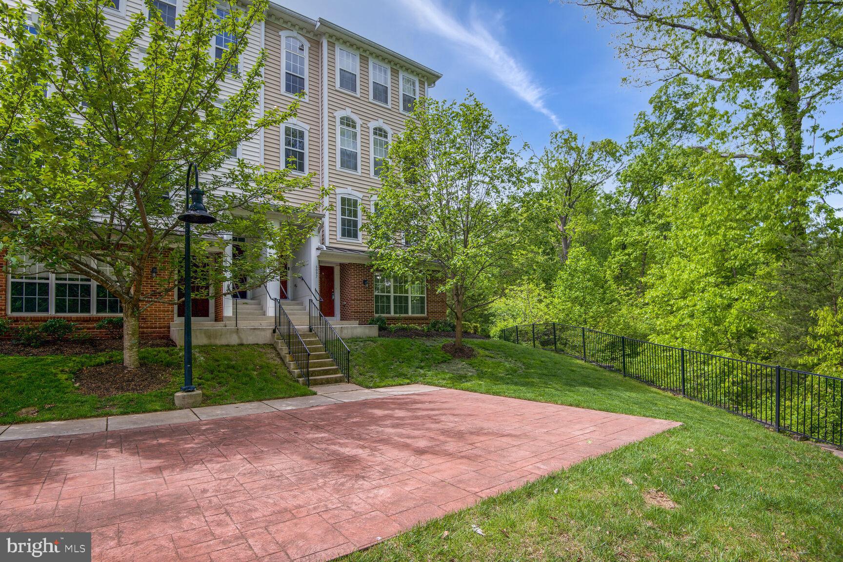 MARKET CENTER CONDOMINIUM - Residential