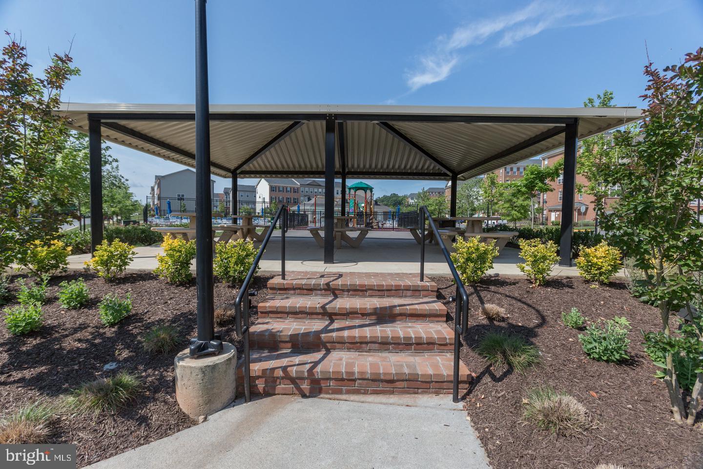 MARKET CENTER CONDOMINIUM - Residential