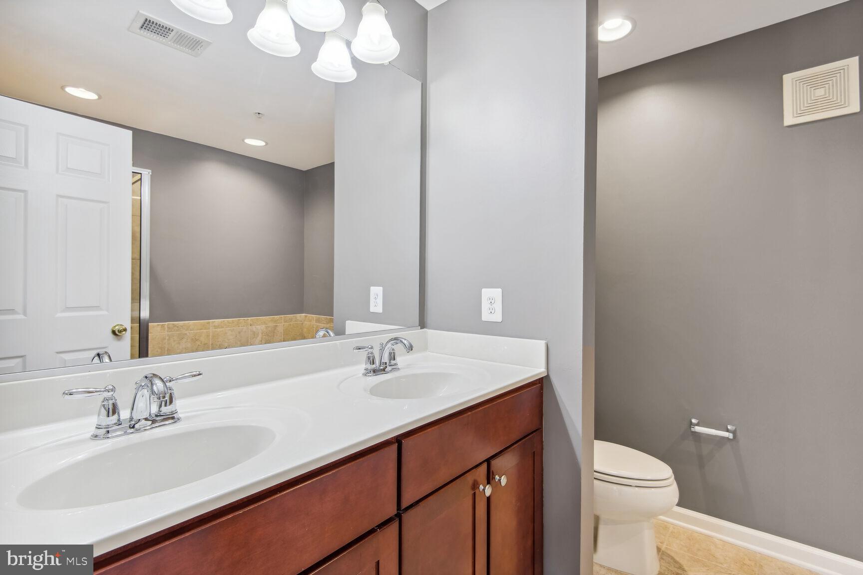 MARKET CENTER CONDOMINIUM - Residential