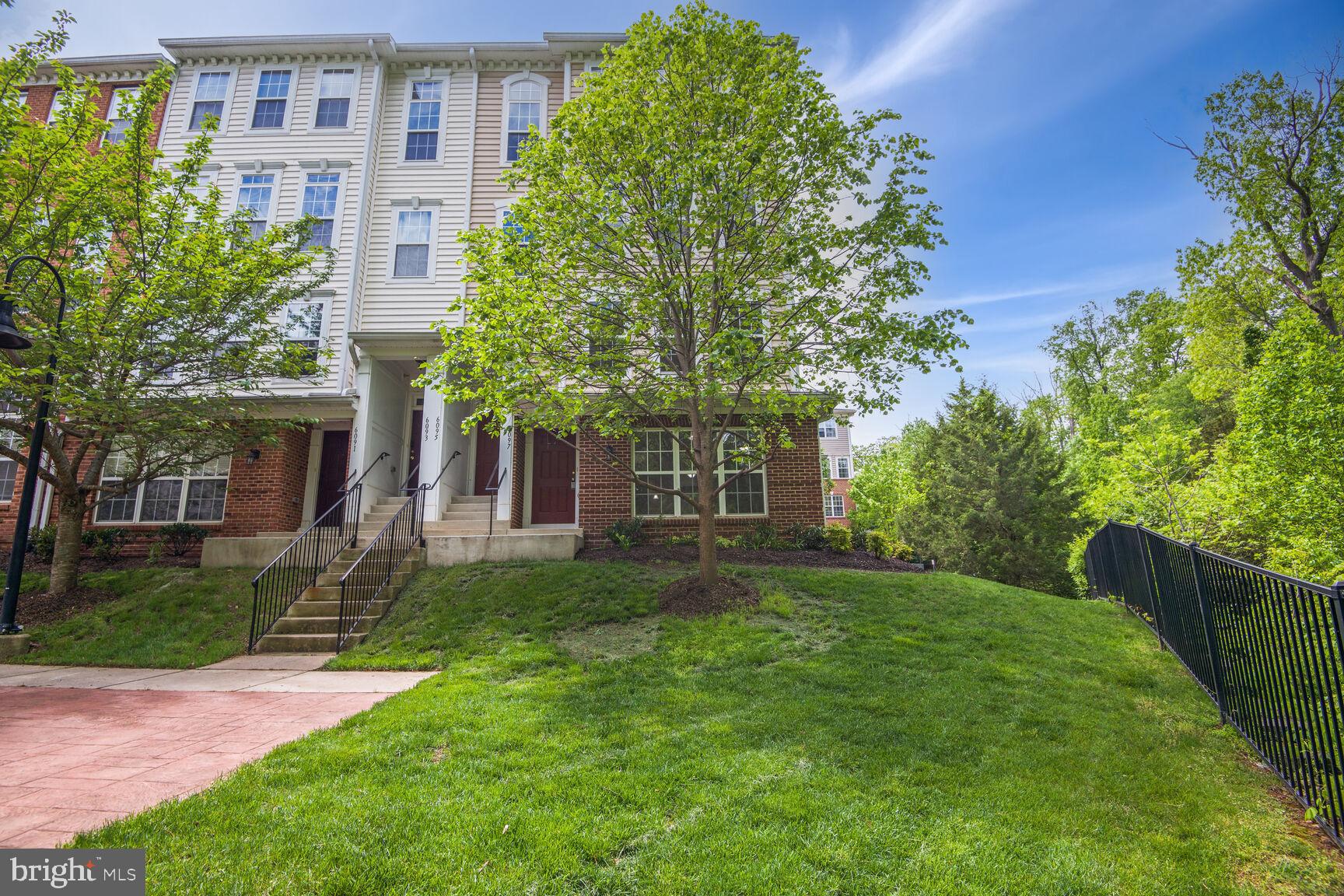 MARKET CENTER CONDOMINIUM - Residential