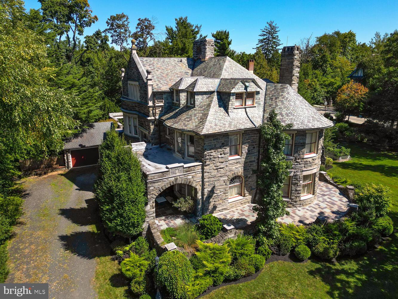 CHESTNUT HILL - Residential
