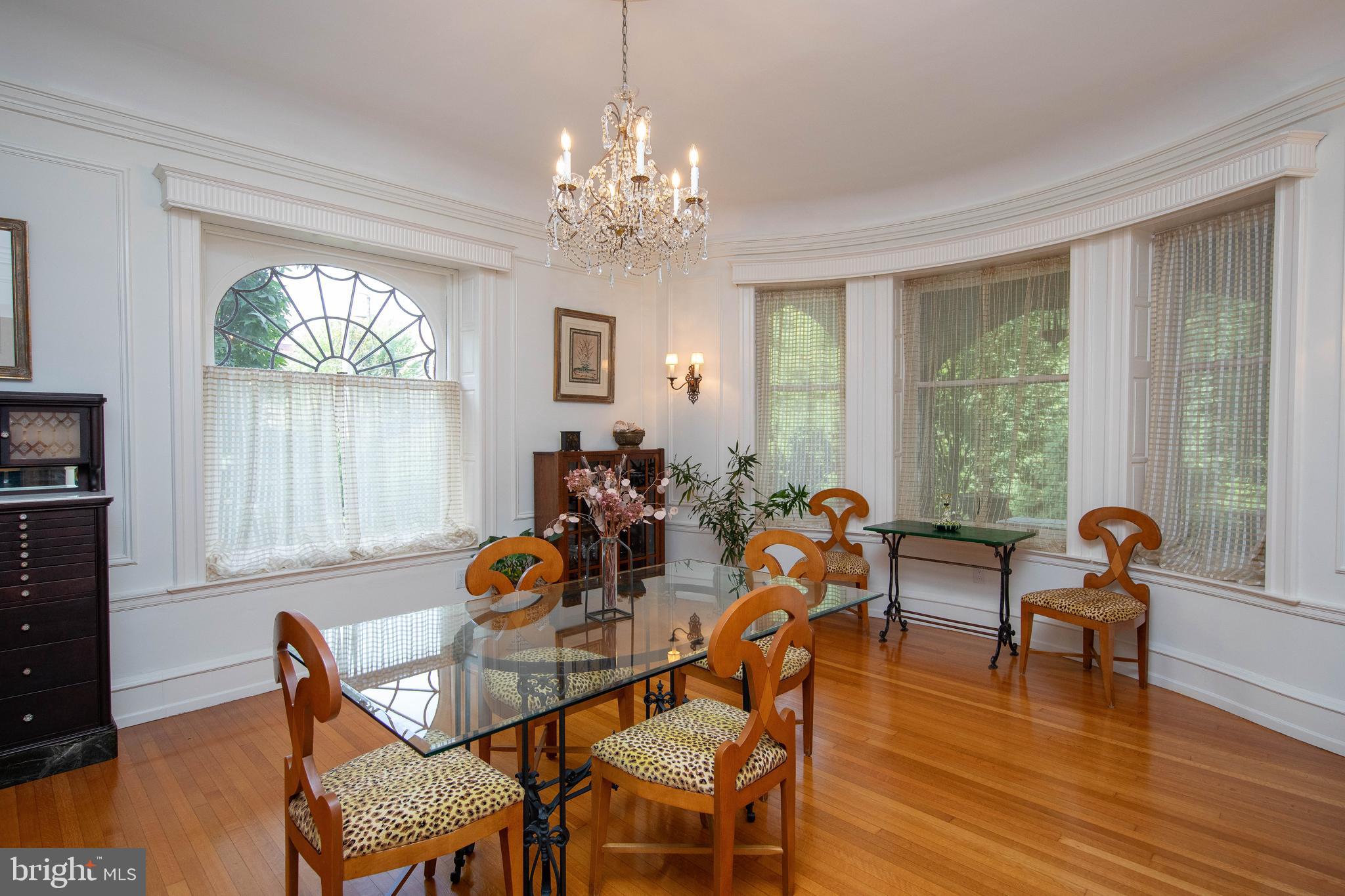 CHESTNUT HILL - Residential