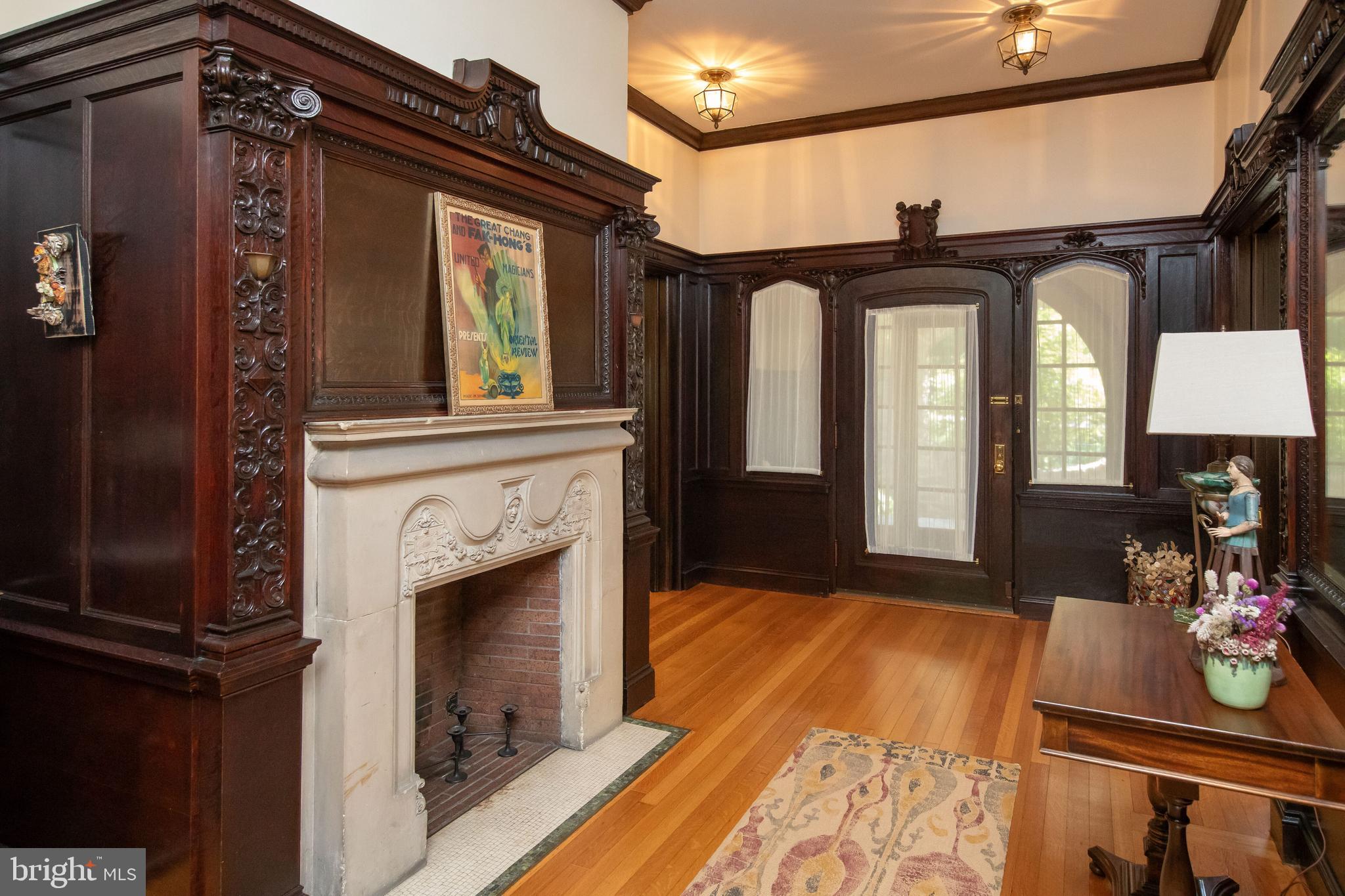 CHESTNUT HILL - Residential