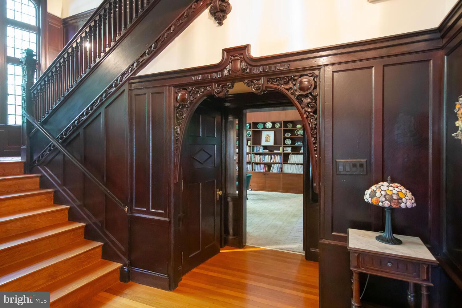 CHESTNUT HILL - Residential