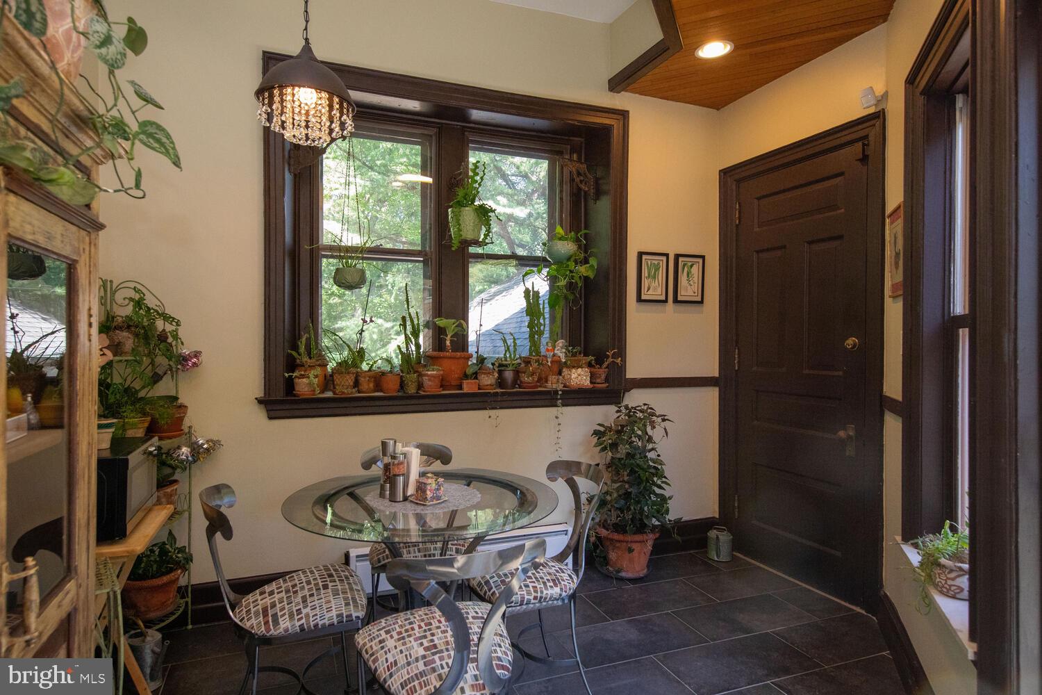 CHESTNUT HILL - Residential