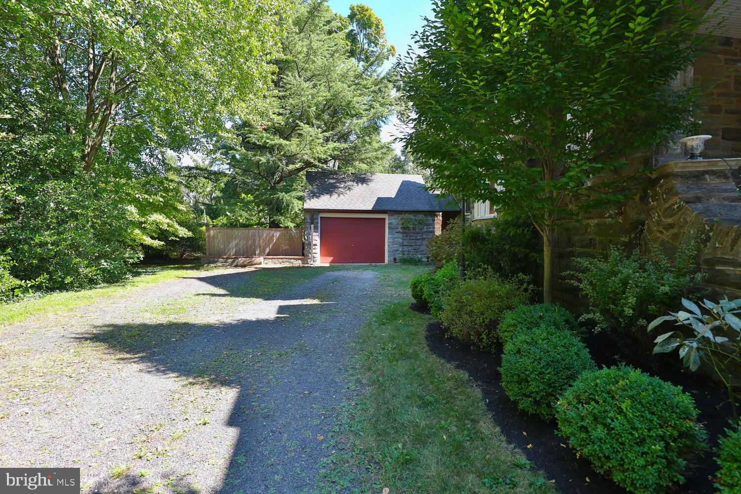 CHESTNUT HILL - Residential