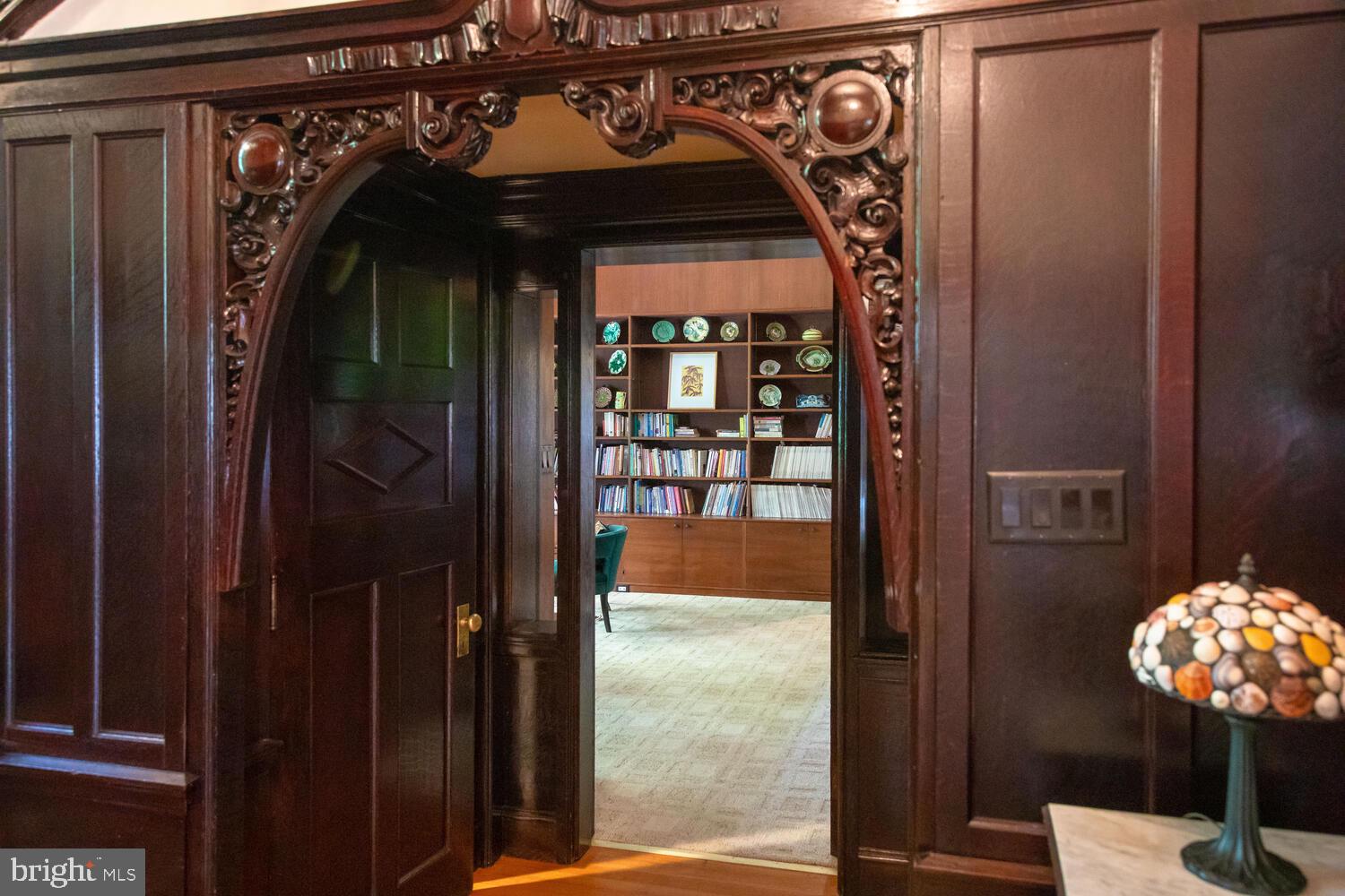 CHESTNUT HILL - Residential