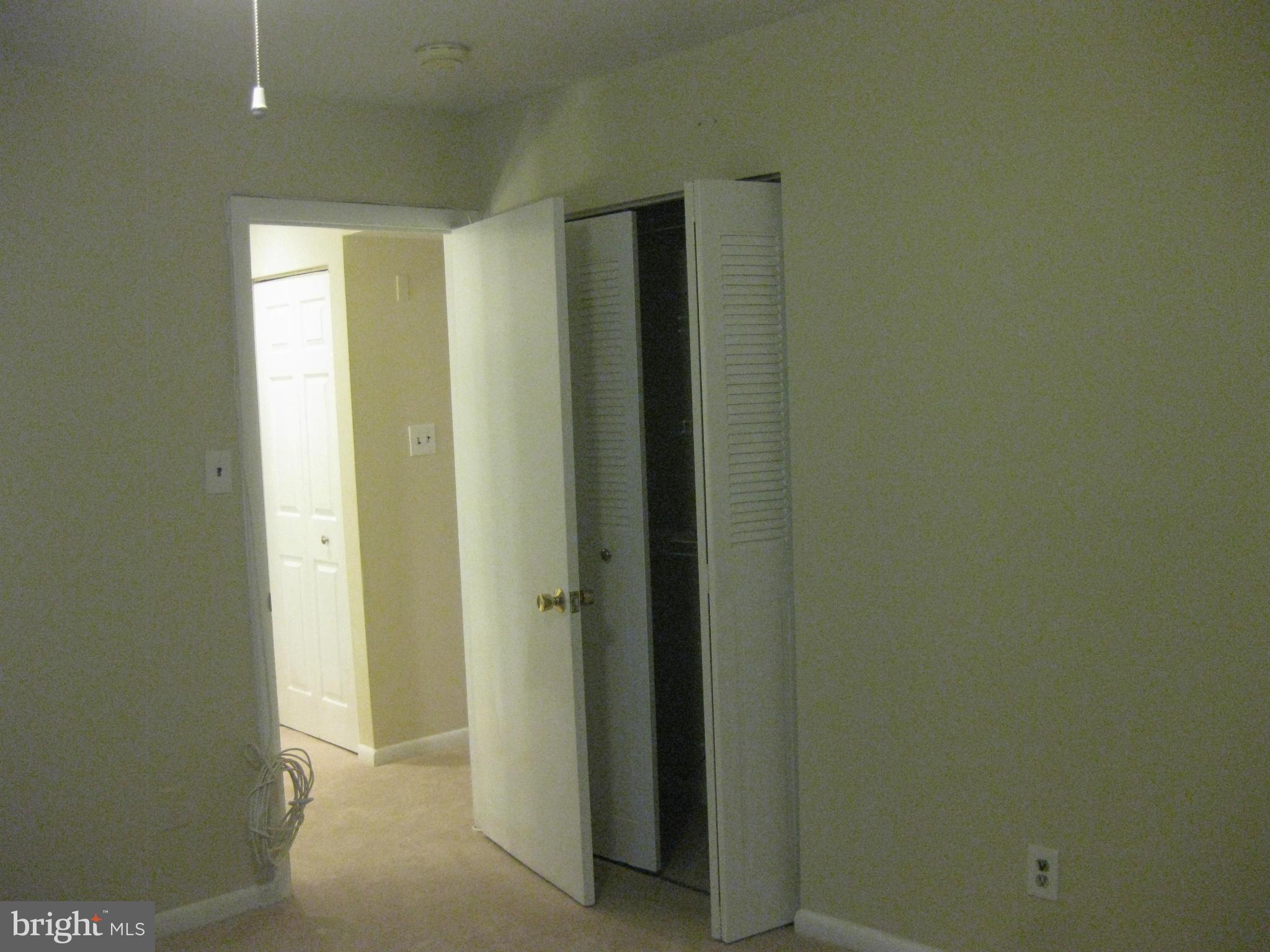 MONTCLAIR MANOR - Residential Lease