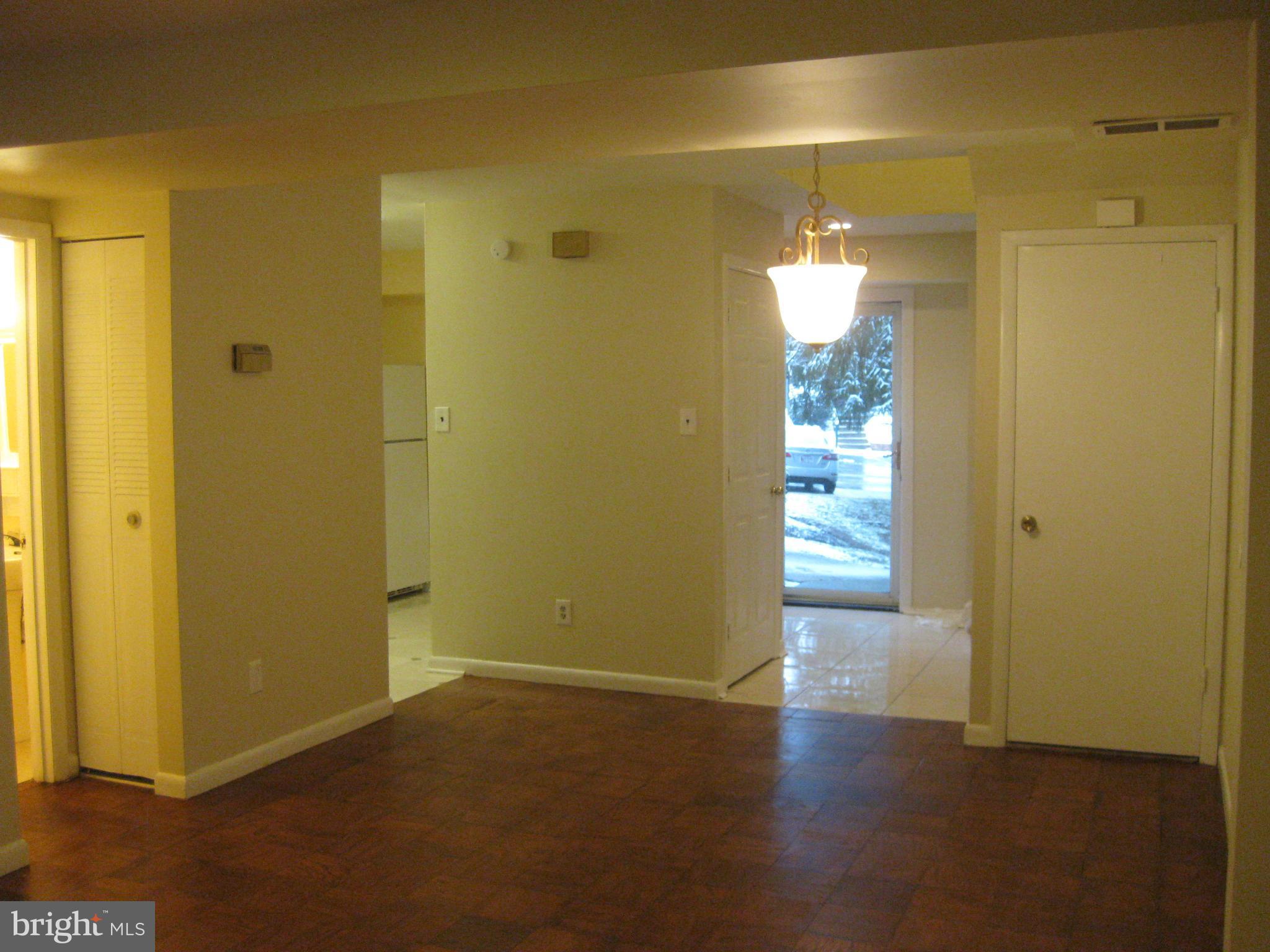 MONTCLAIR MANOR - Residential Lease