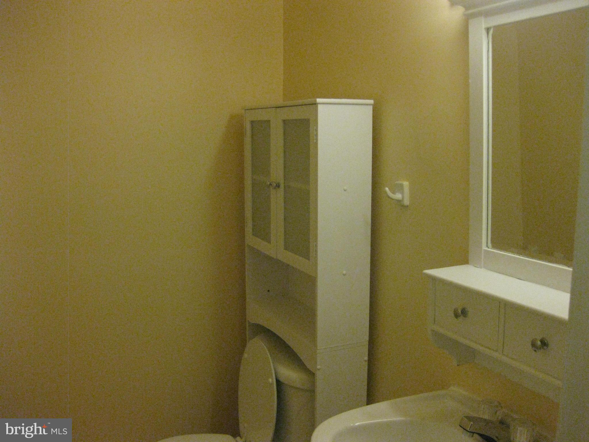 MONTCLAIR MANOR - Residential Lease