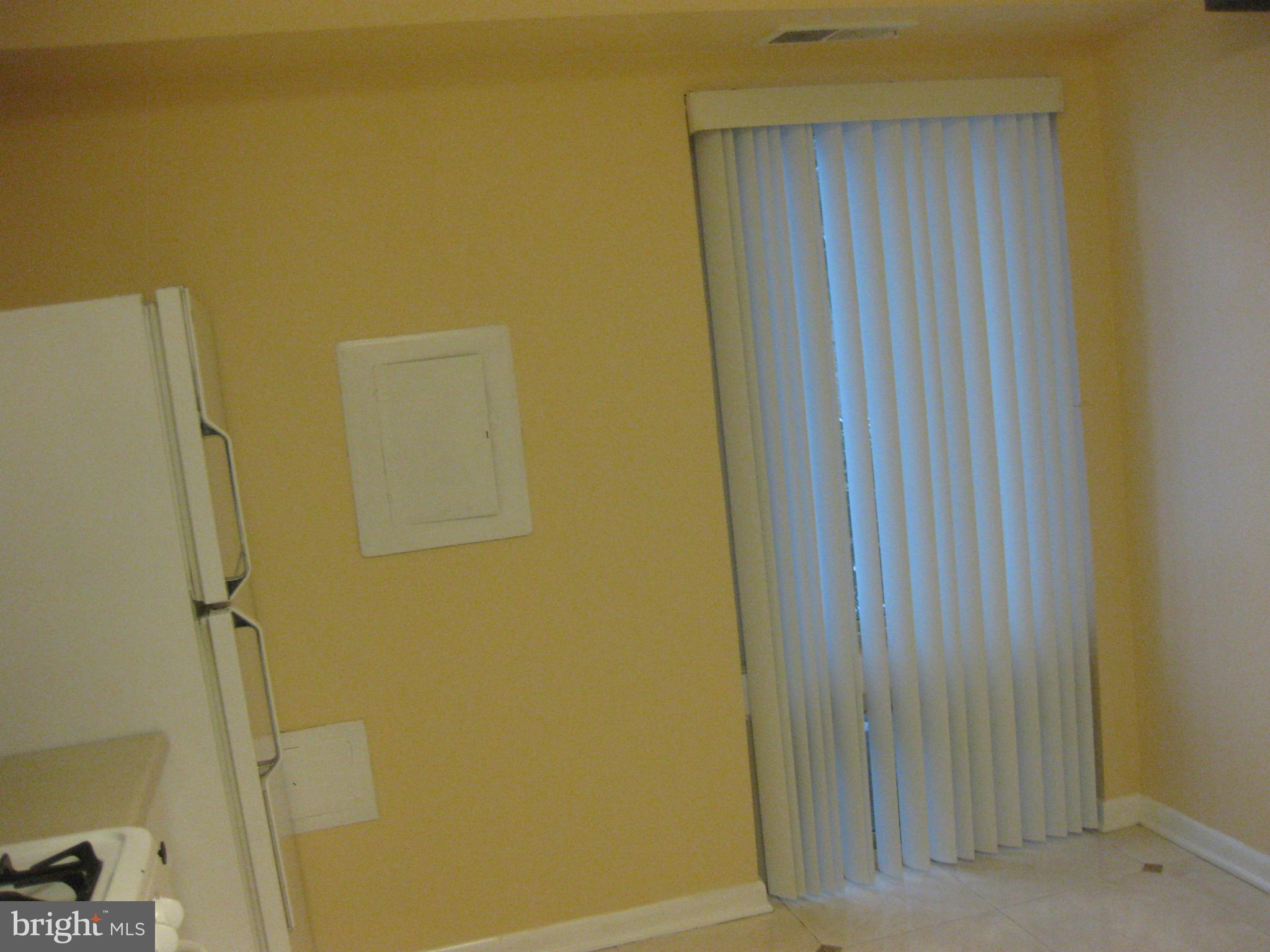 MONTCLAIR MANOR - Residential Lease