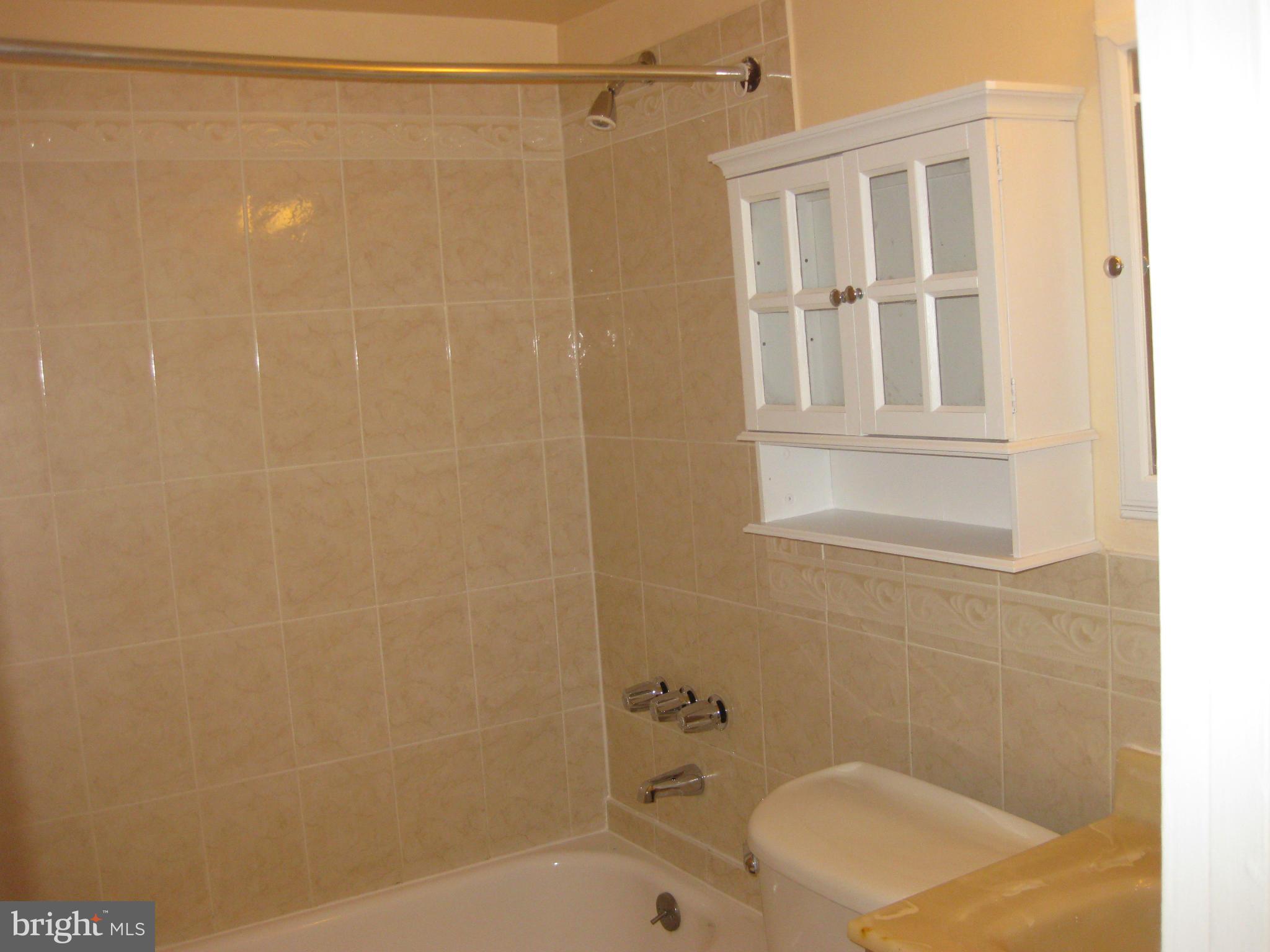 MONTCLAIR MANOR - Residential Lease