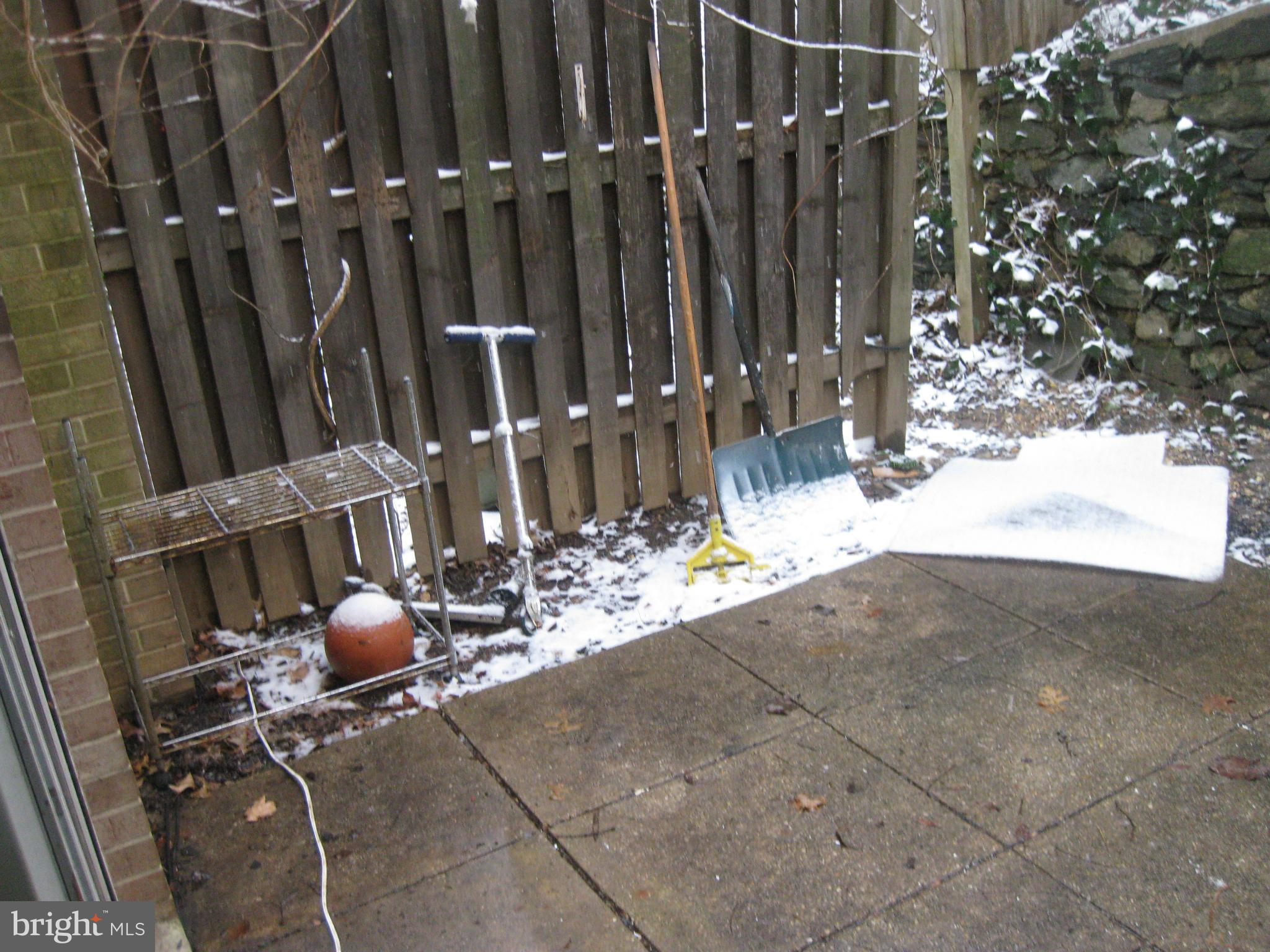 MONTCLAIR MANOR - Residential Lease