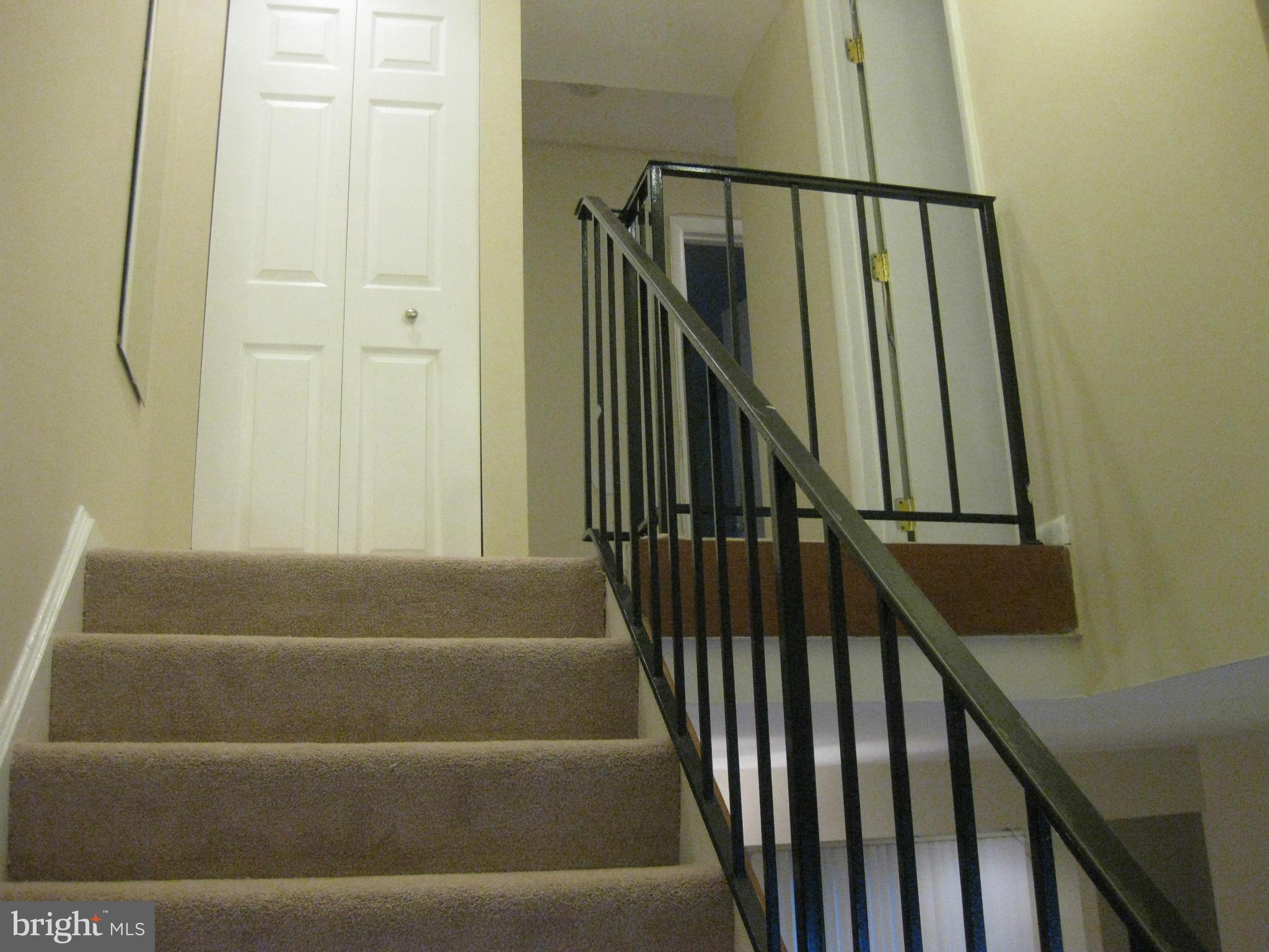 MONTCLAIR MANOR - Residential Lease